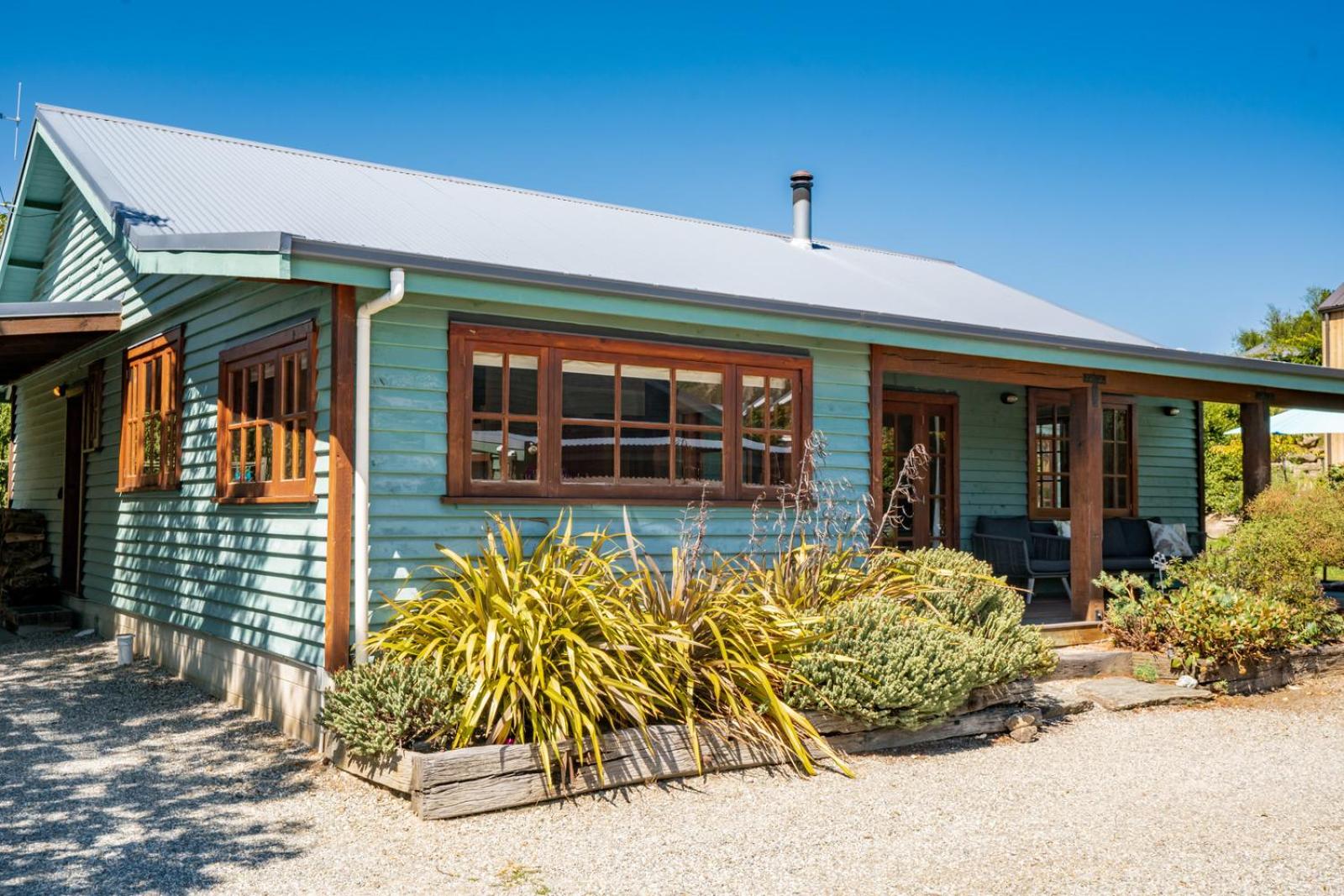 The Cottage on the Hill - Wānaka Holiday Home