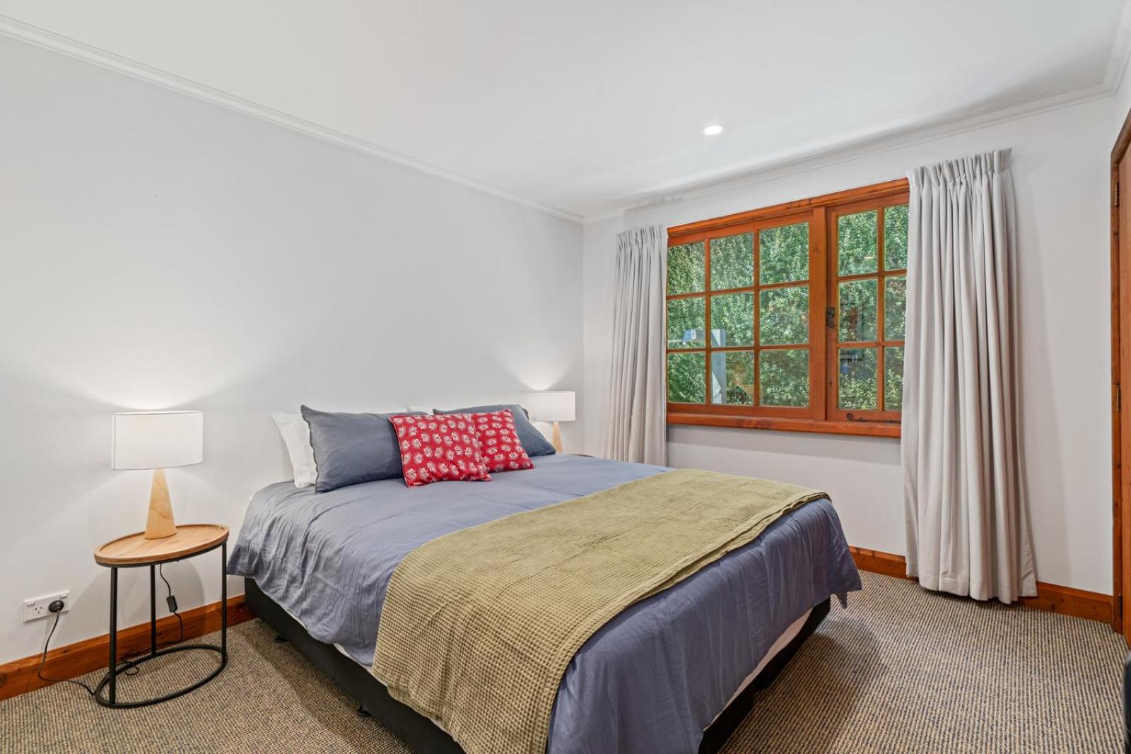 The Cottage on the Hill - Wānaka Holiday Home