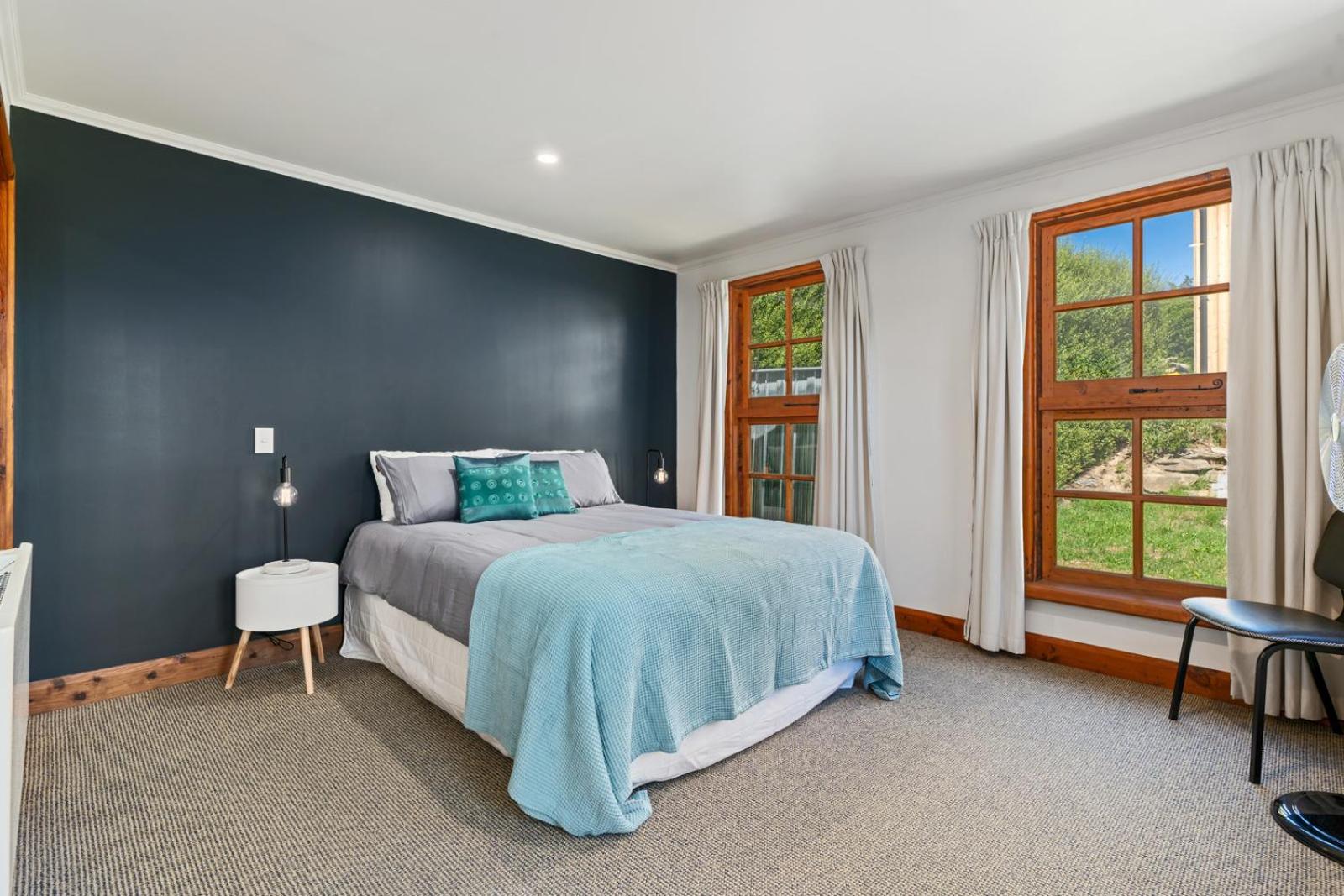 The Cottage on the Hill - Wānaka Holiday Home
