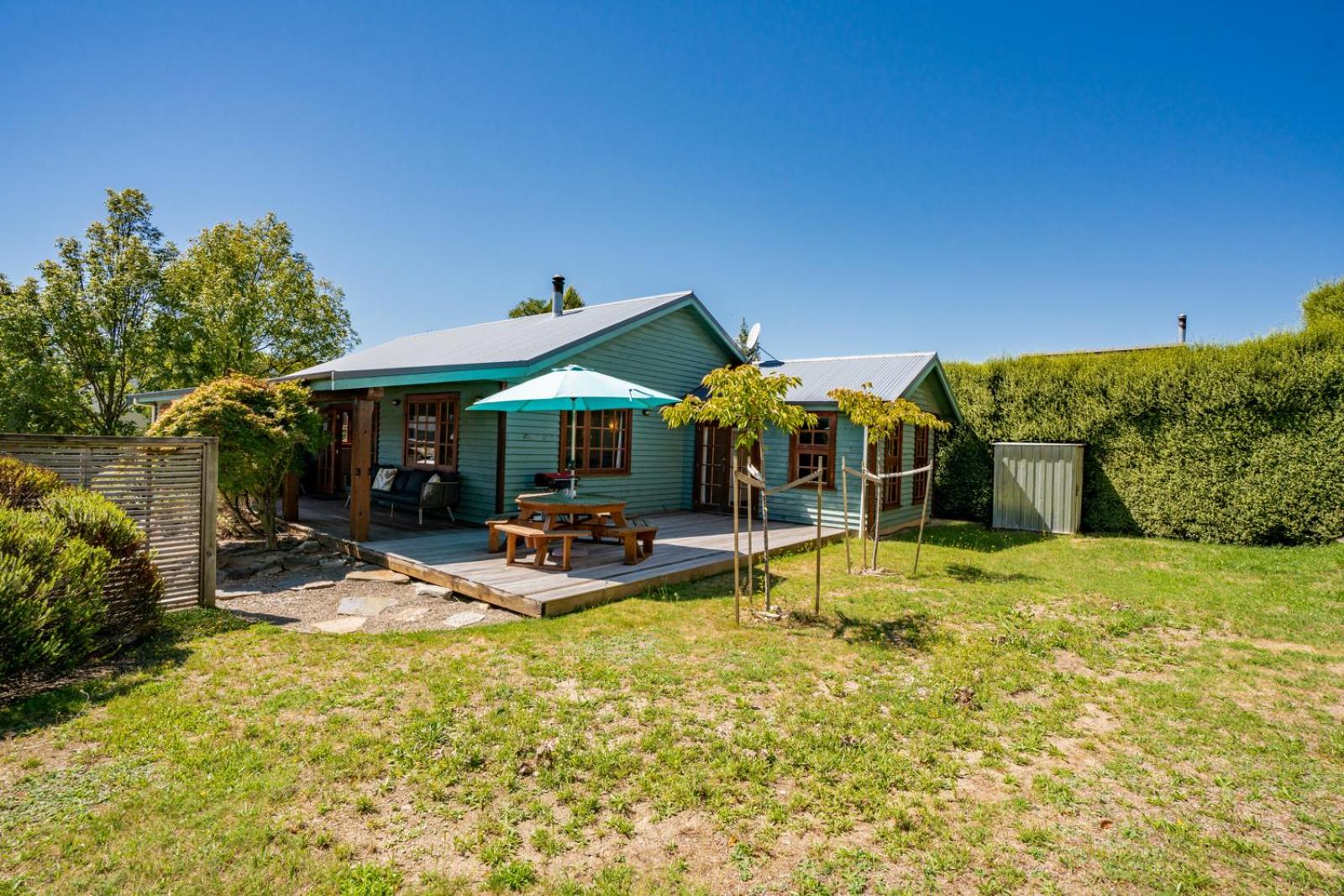 The Cottage on the Hill - Wānaka Holiday Home