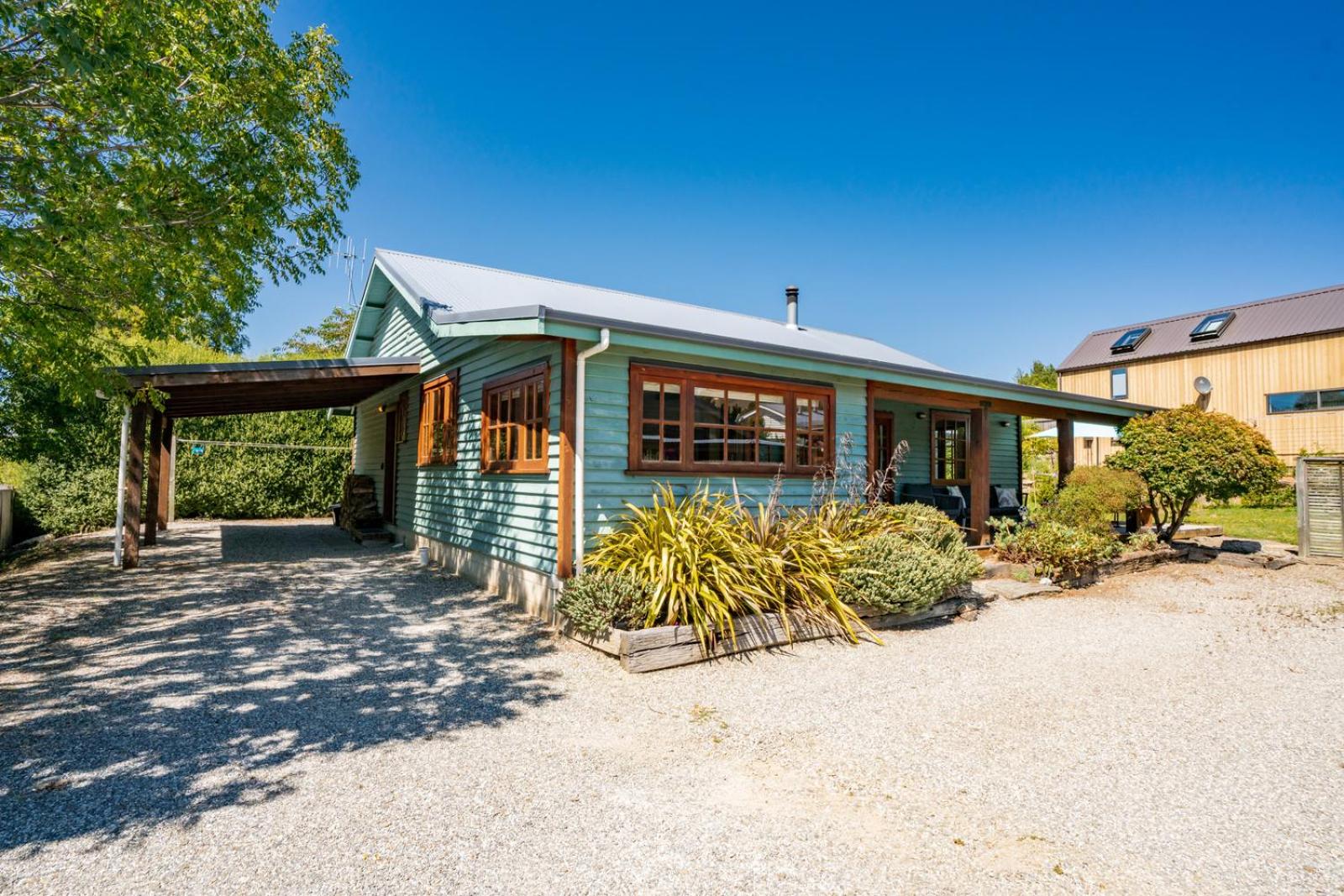 The Cottage on the Hill - Wānaka Holiday Home