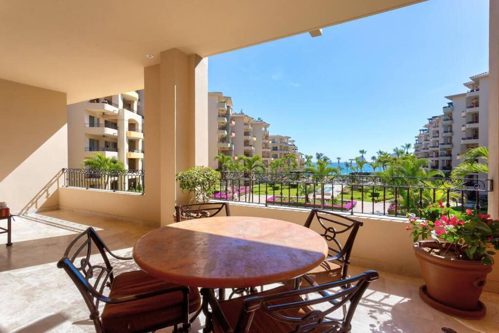 Beachfront Resort Living at Villa La Estancia view 4