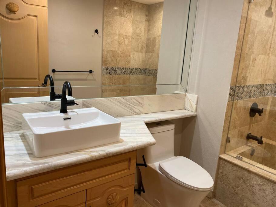 Beachfront Resort Living at Villa La Estancia view 5
