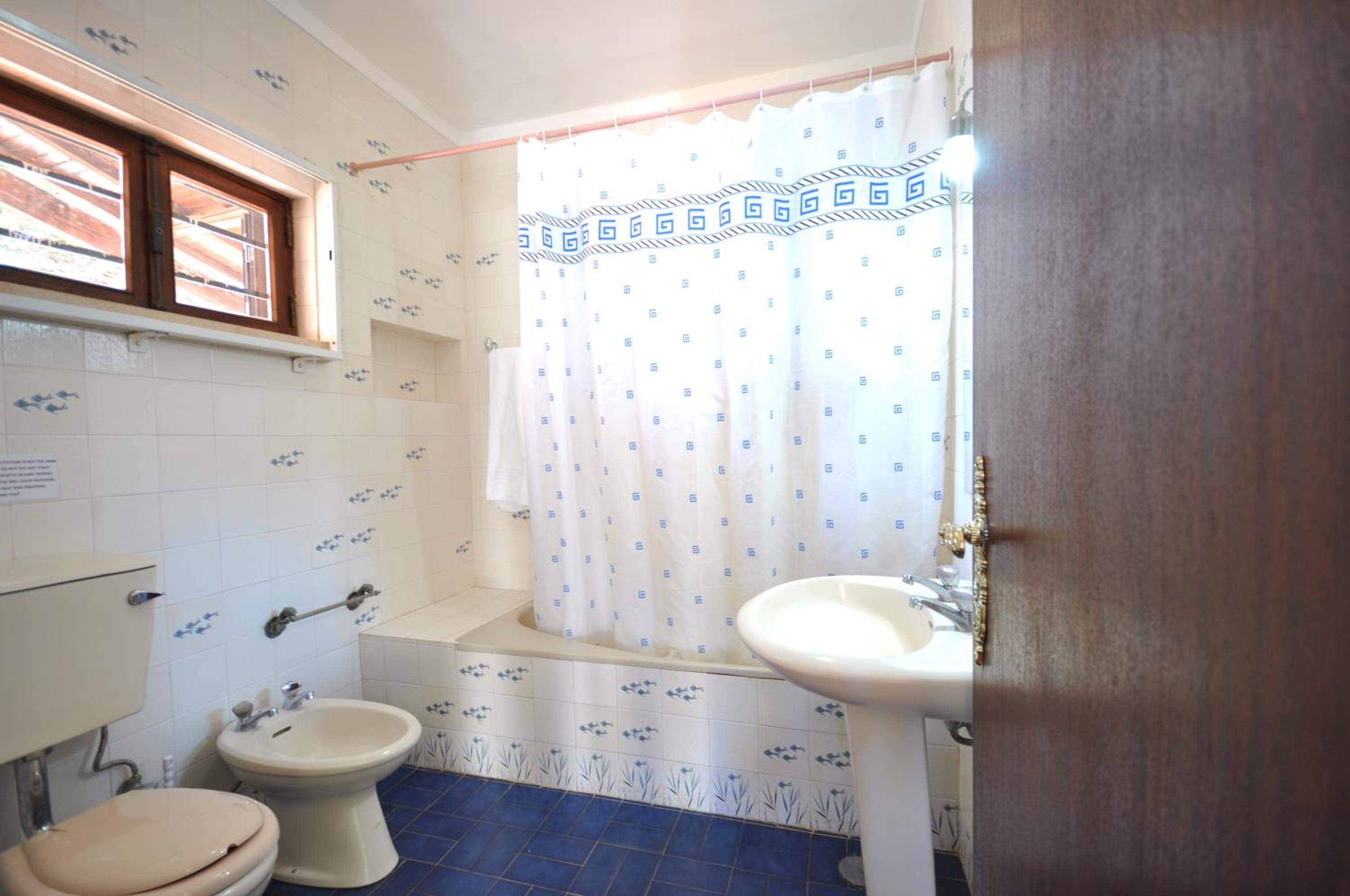 Perfect Retreat Overlooking Pinhal Golf Course, Private pool, Off-street parking