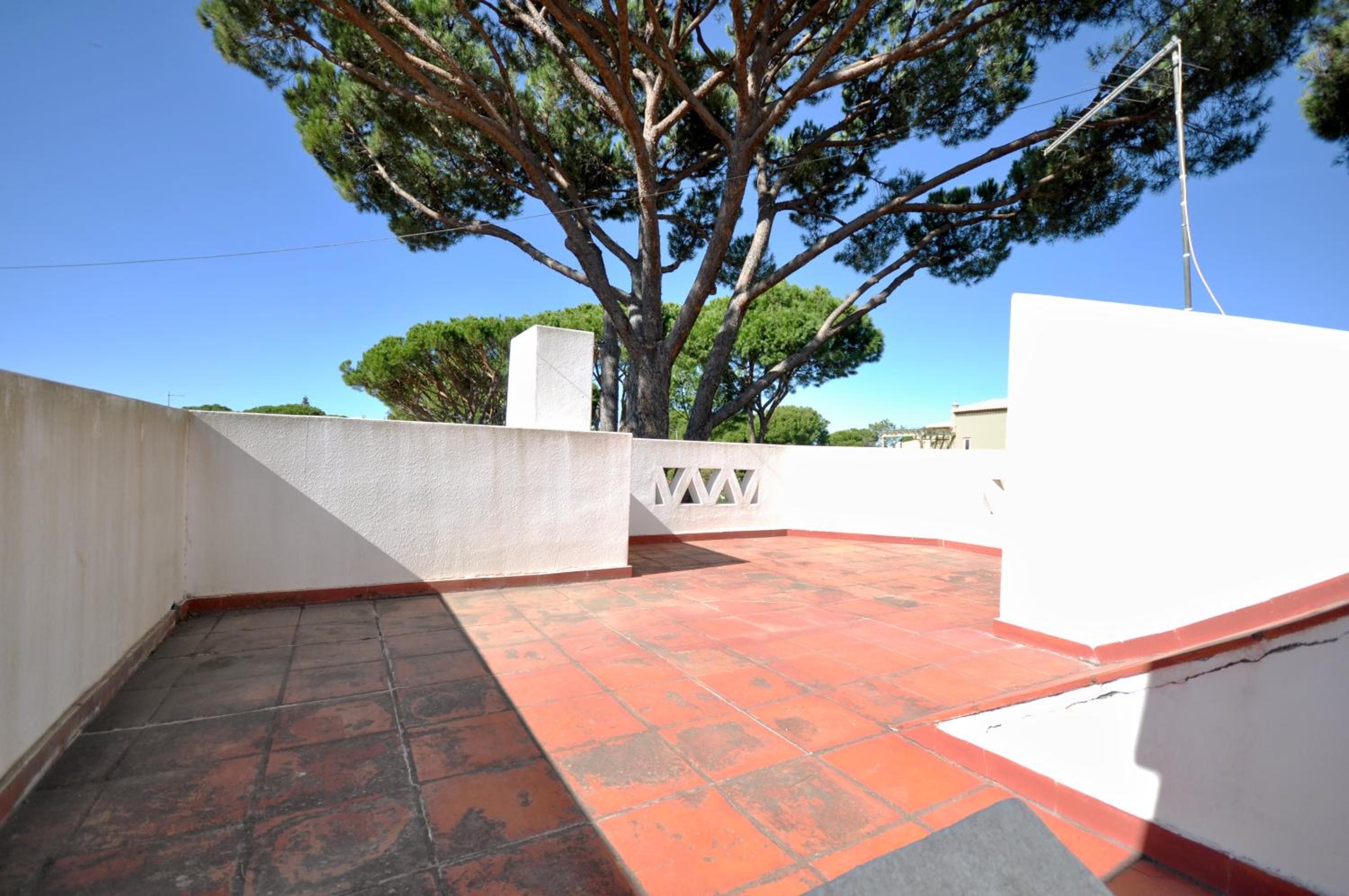 Perfect Retreat Overlooking Pinhal Golf Course, Private pool, Off-street parking
