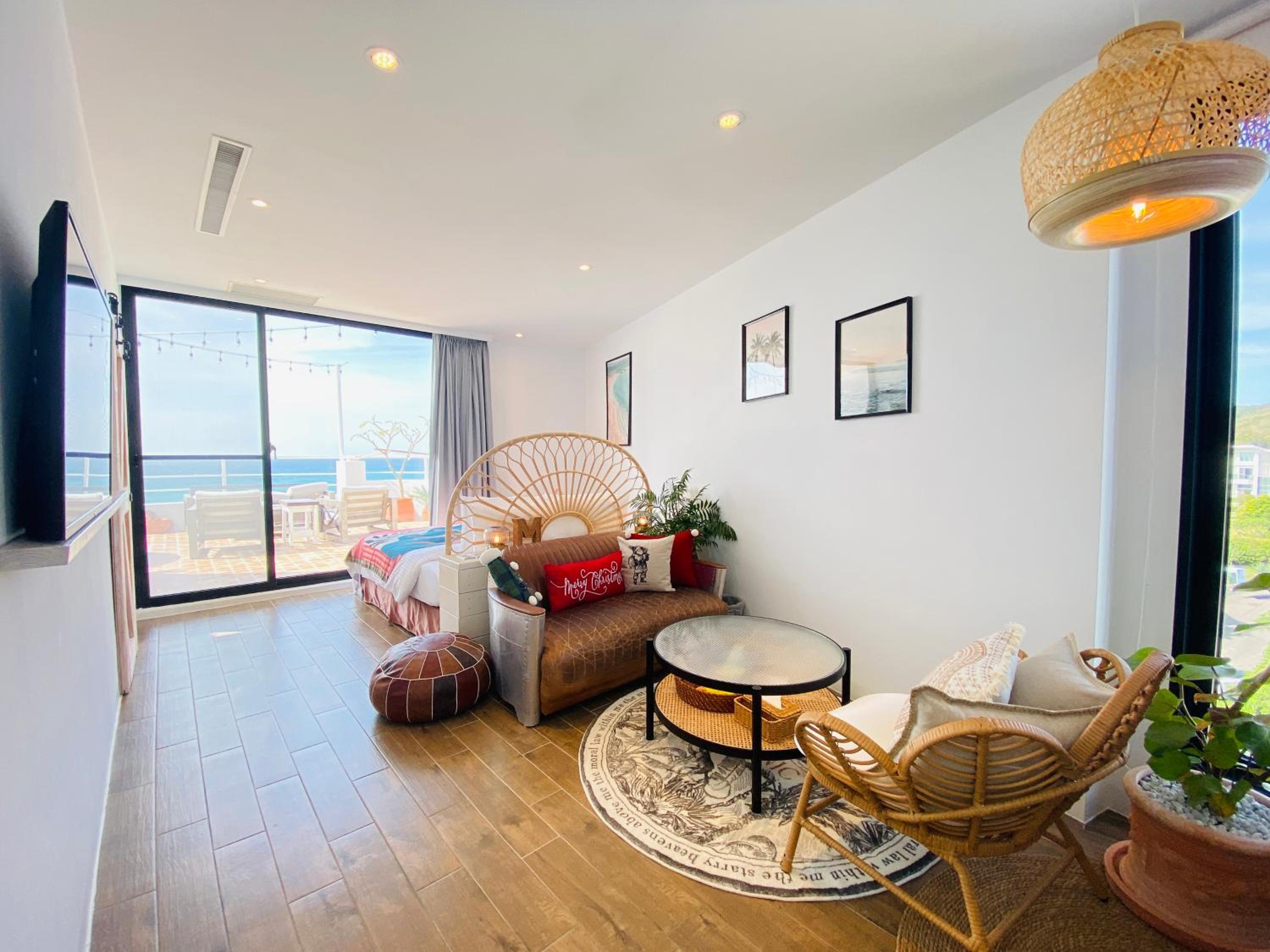 Minimi Inn-Sailrock Beach House