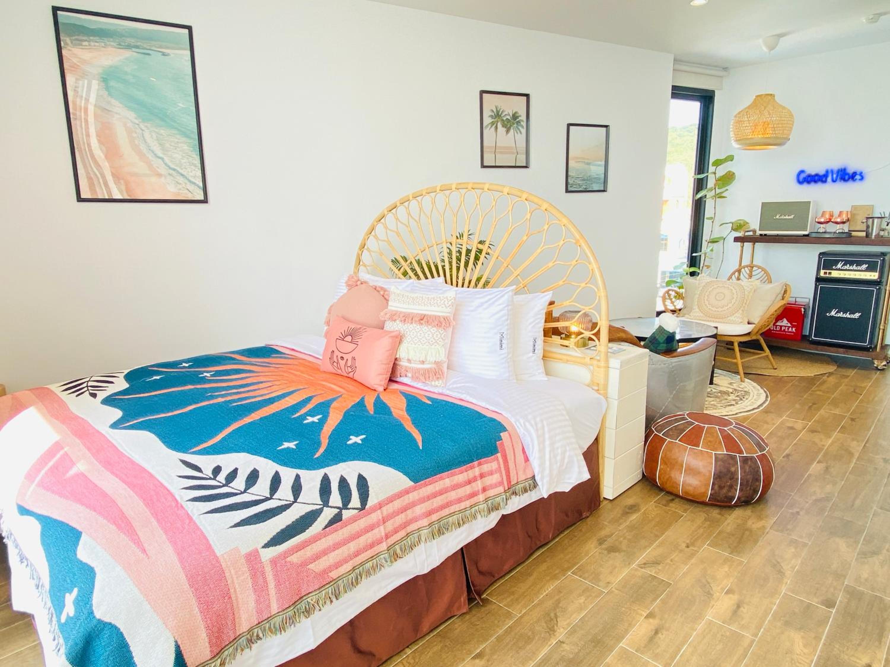 Minimi Inn-Sailrock Beach House