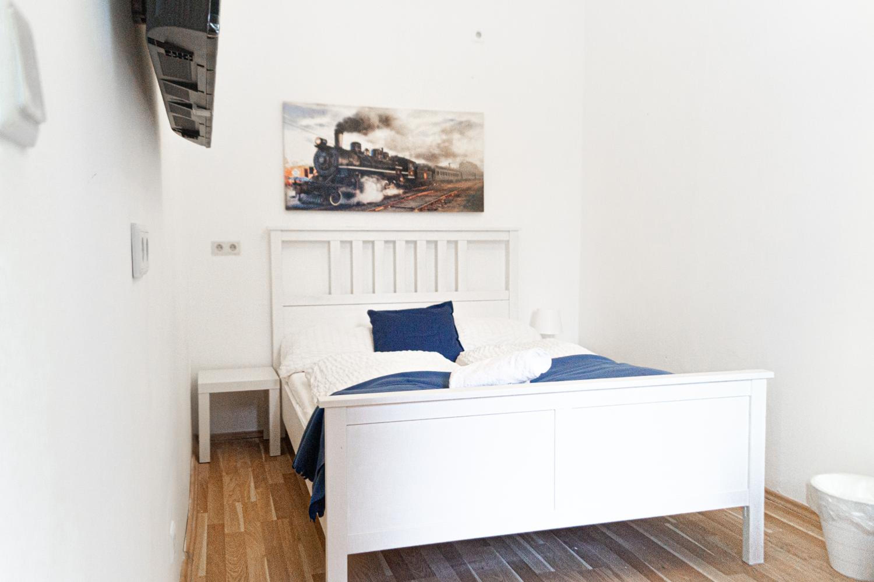 Modern 4BR Apt with LR near Wiener Stadthalle