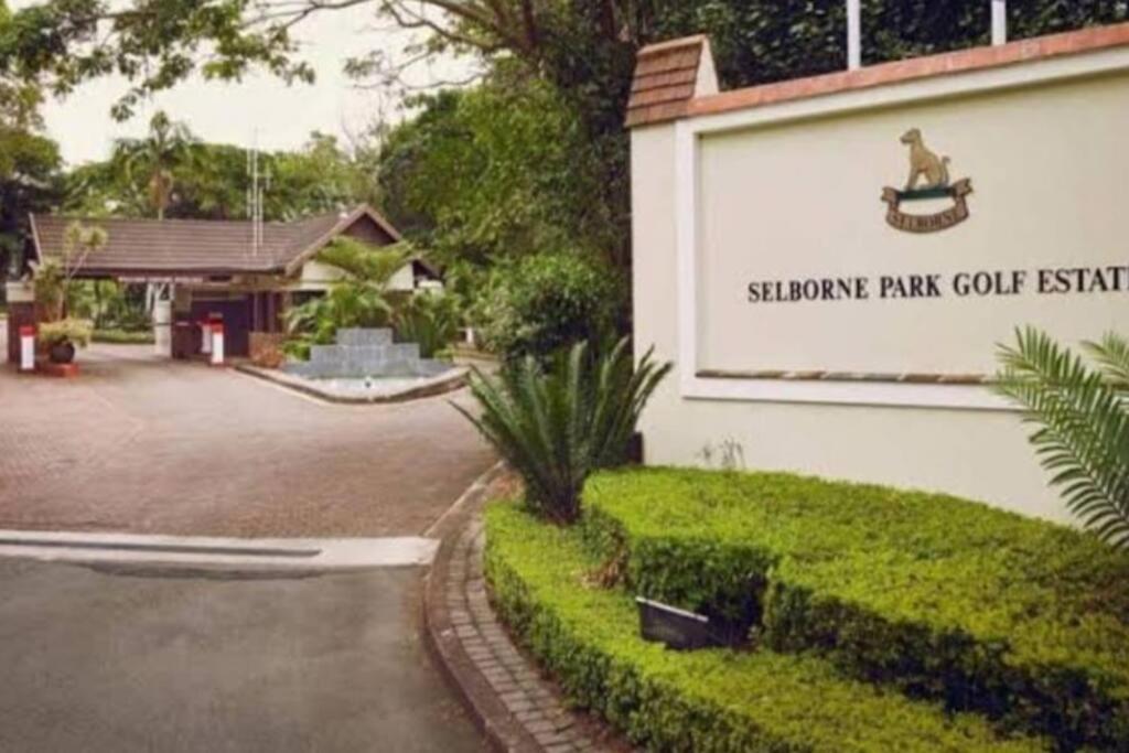Marula Mews T17 Villa - Selborne Golf Estate view 4