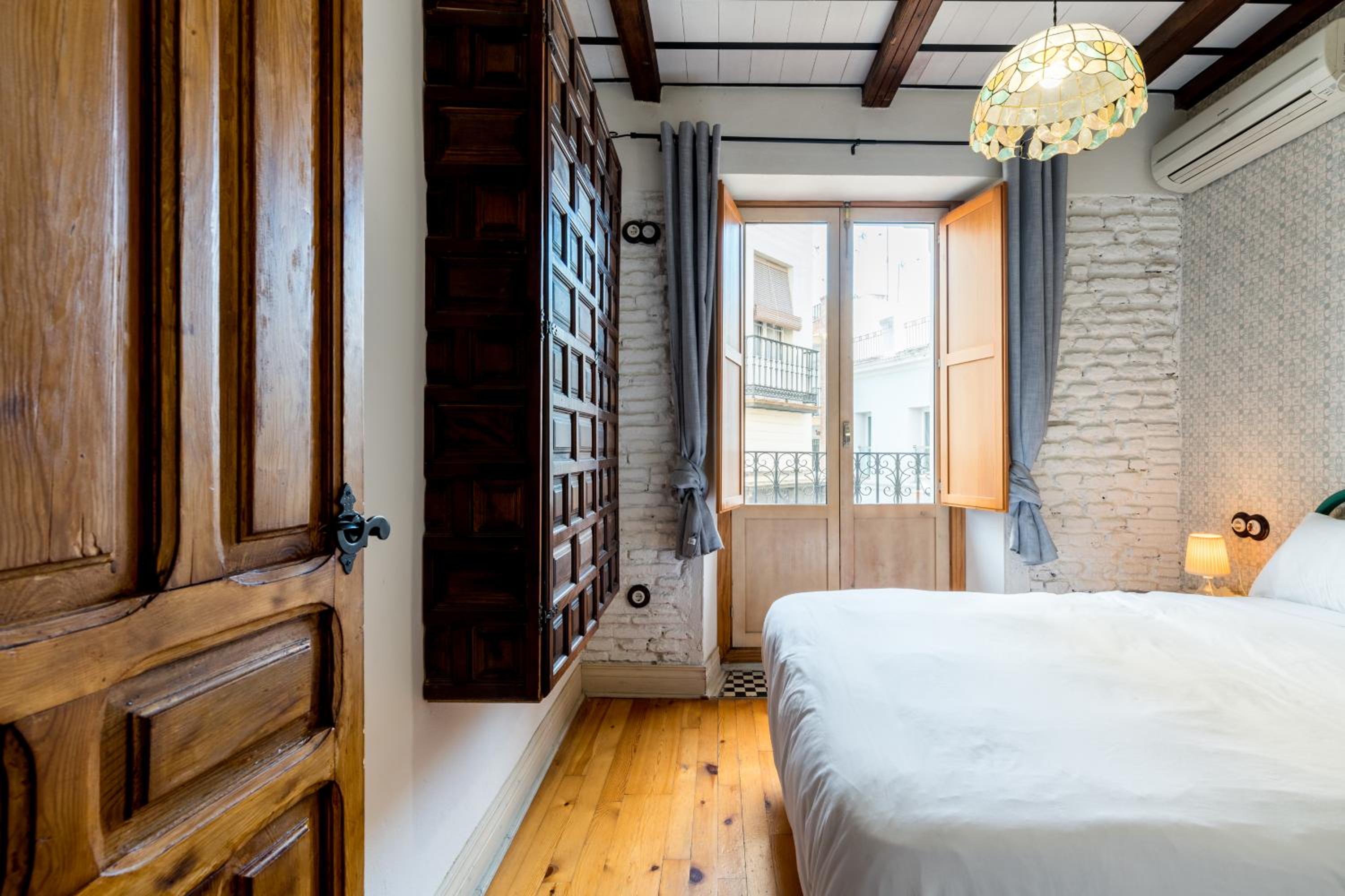 Alameda Suites Apartments