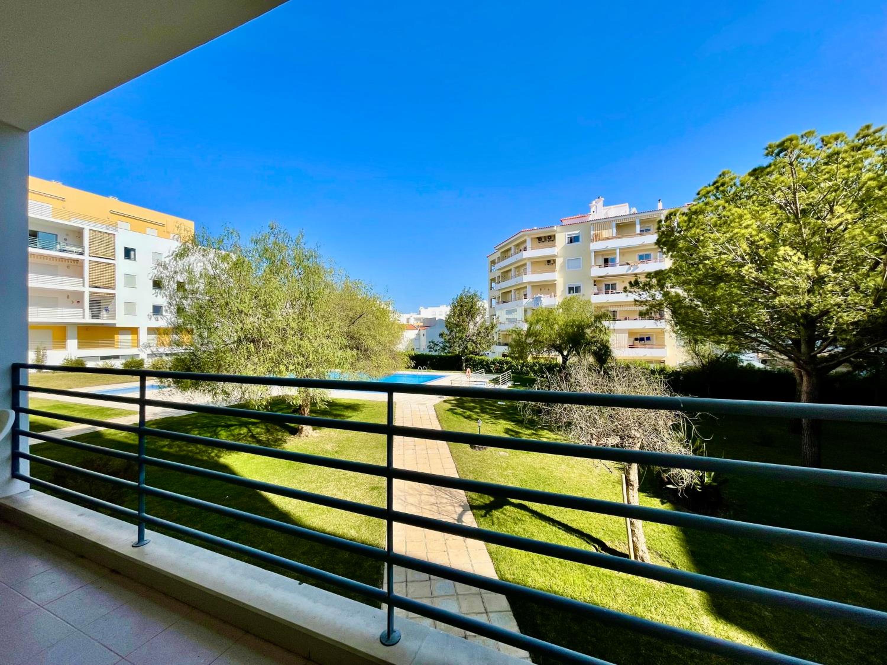 Apt JA - with pool, parking and terrace