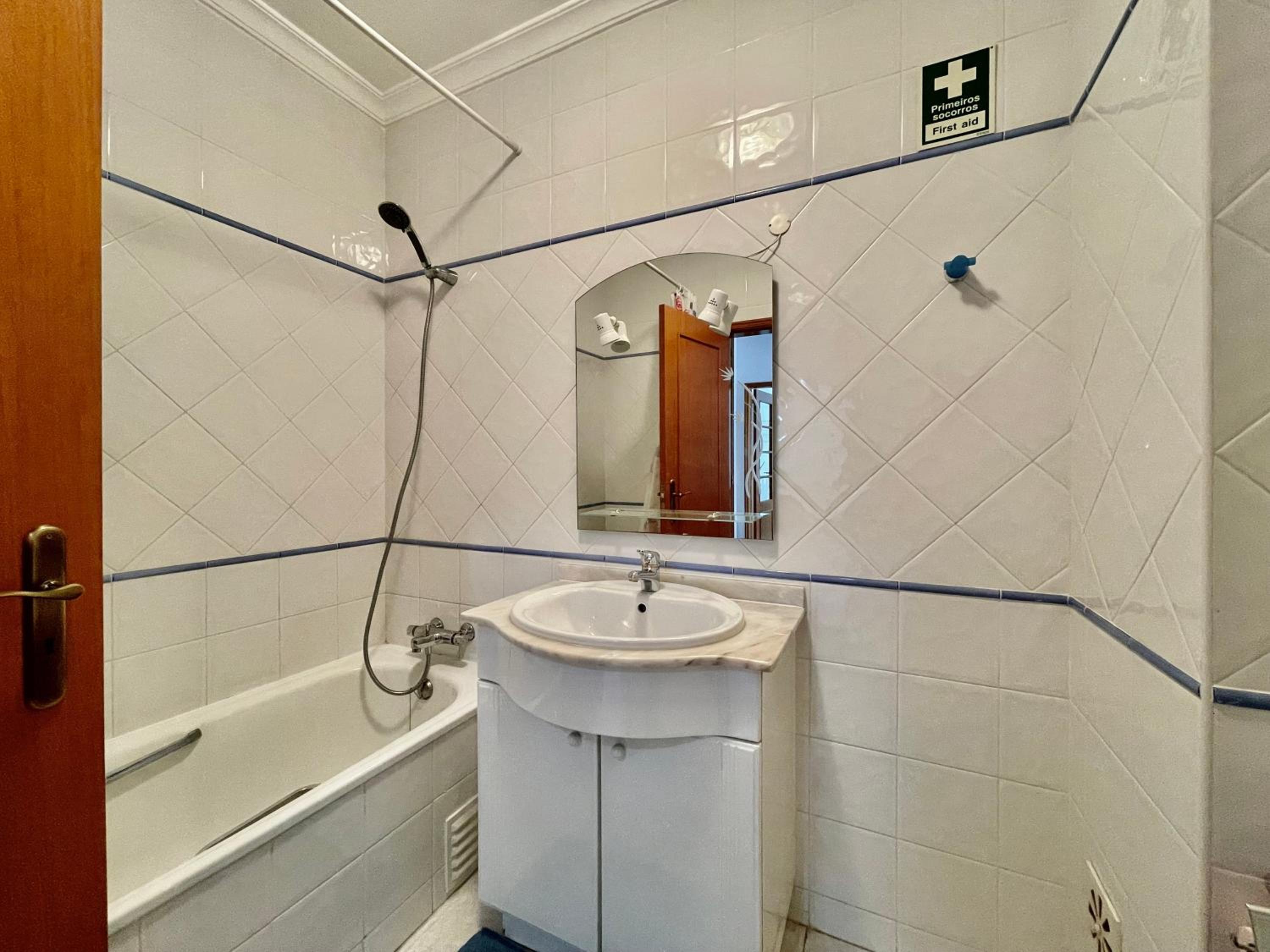 Apt JA - with pool, parking and terrace