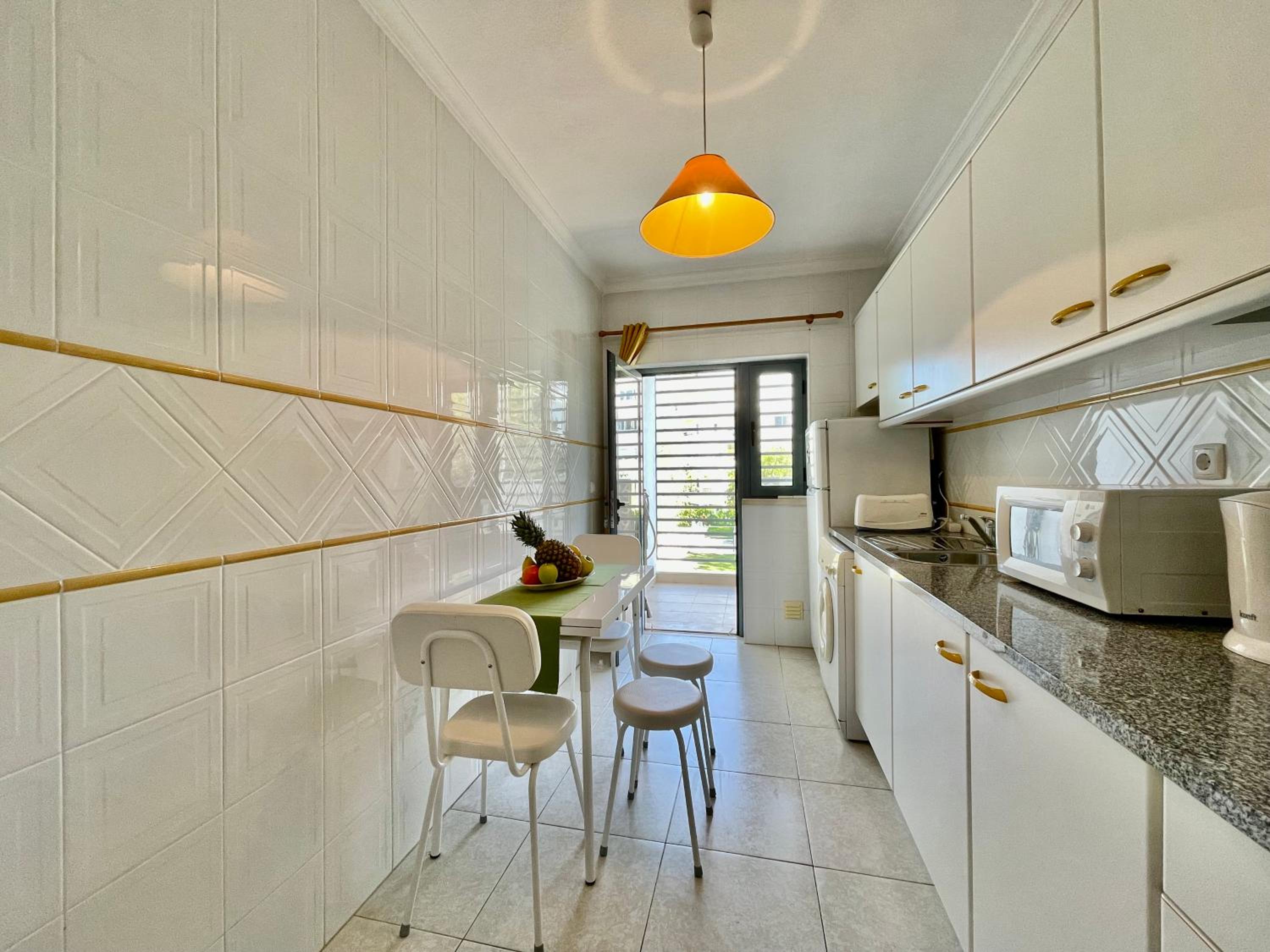 Apt JA - with pool, parking and terrace