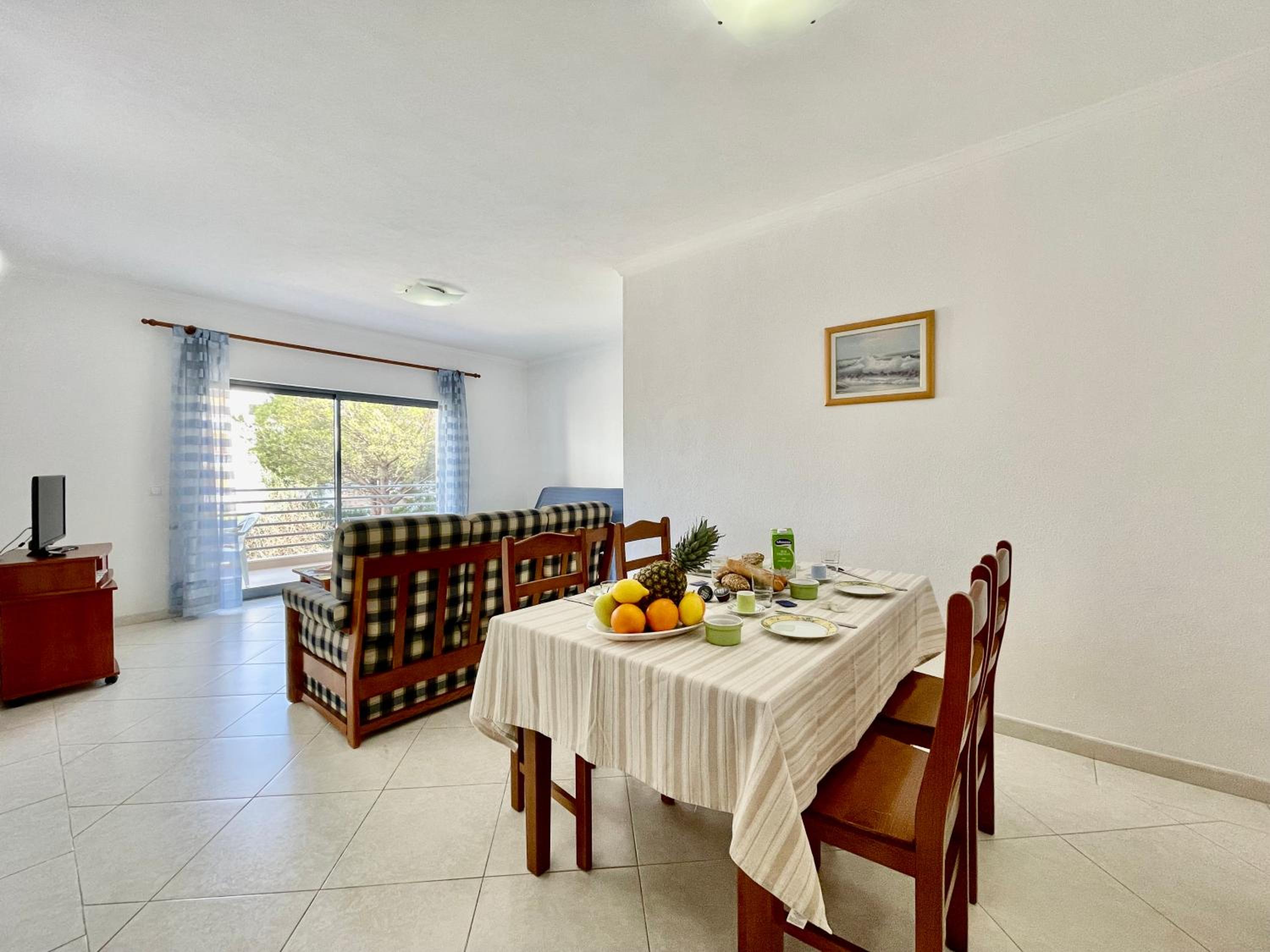 Apt JA - with pool, parking and terrace