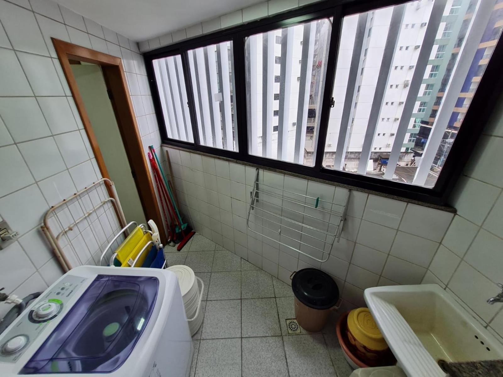 APT Encantador Centro Guarapari, completo, 50 m da praia