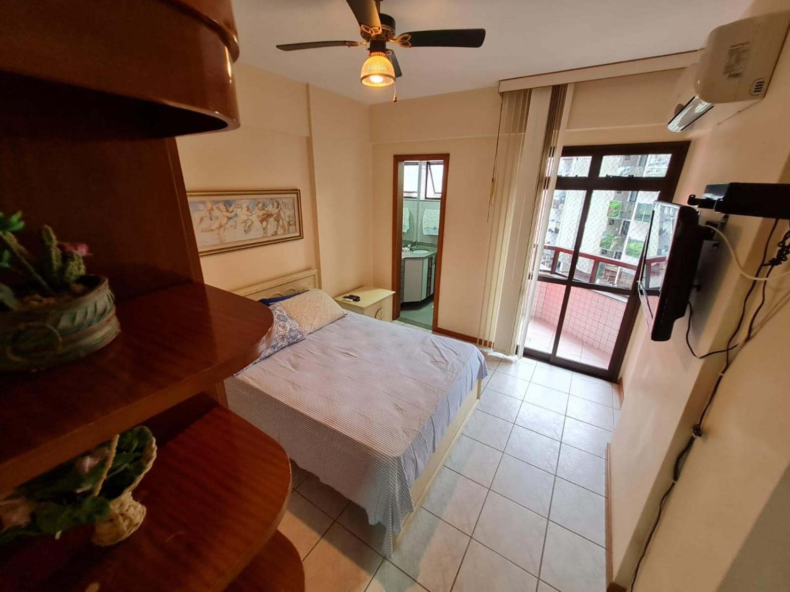 APT Encantador Centro Guarapari, completo, 50 m da praia