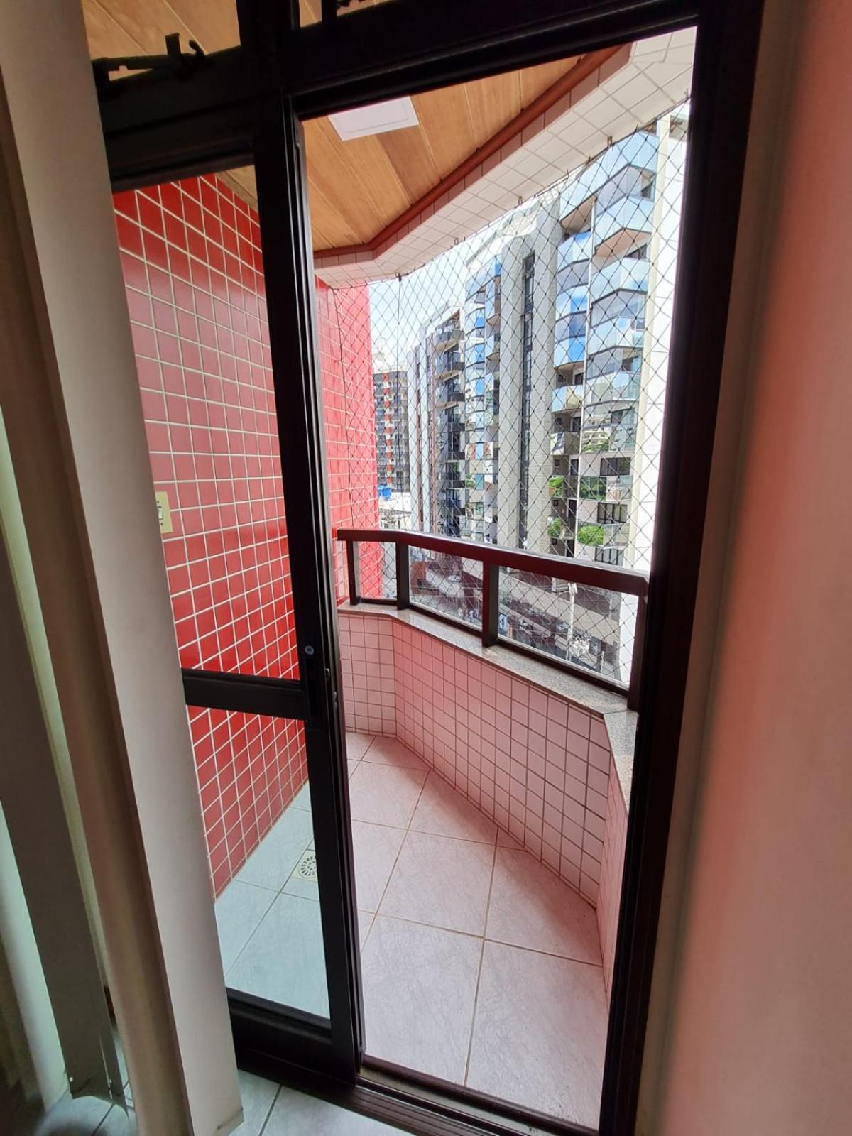 APT Encantador Centro Guarapari, completo, 50 m da praia