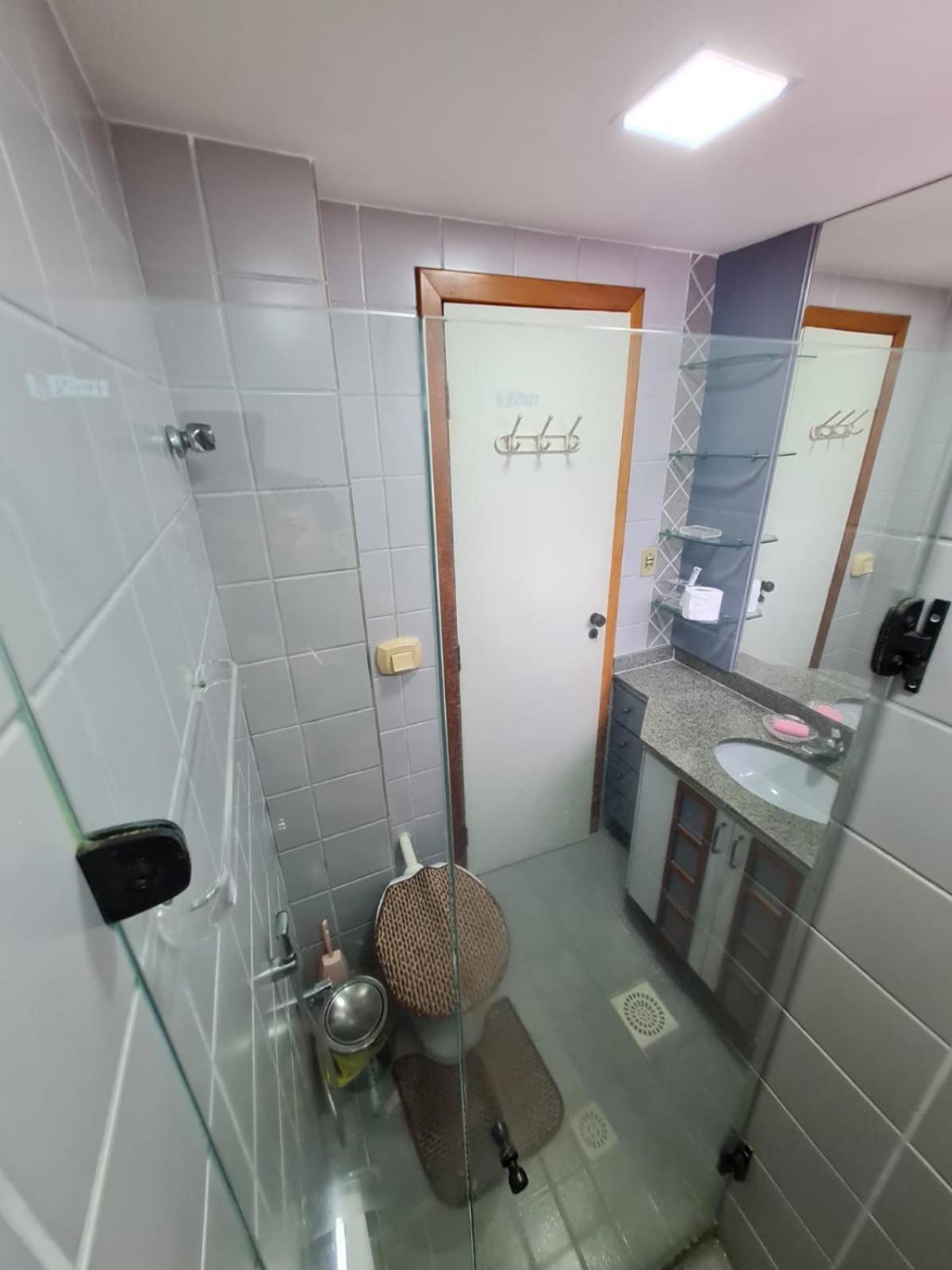 APT Encantador Centro Guarapari, completo, 50 m da praia