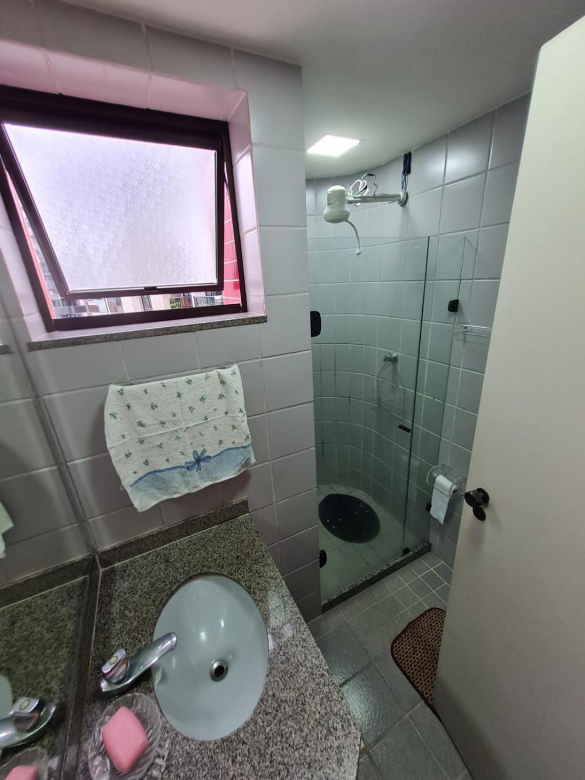 APT Encantador Centro Guarapari, completo, 50 m da praia