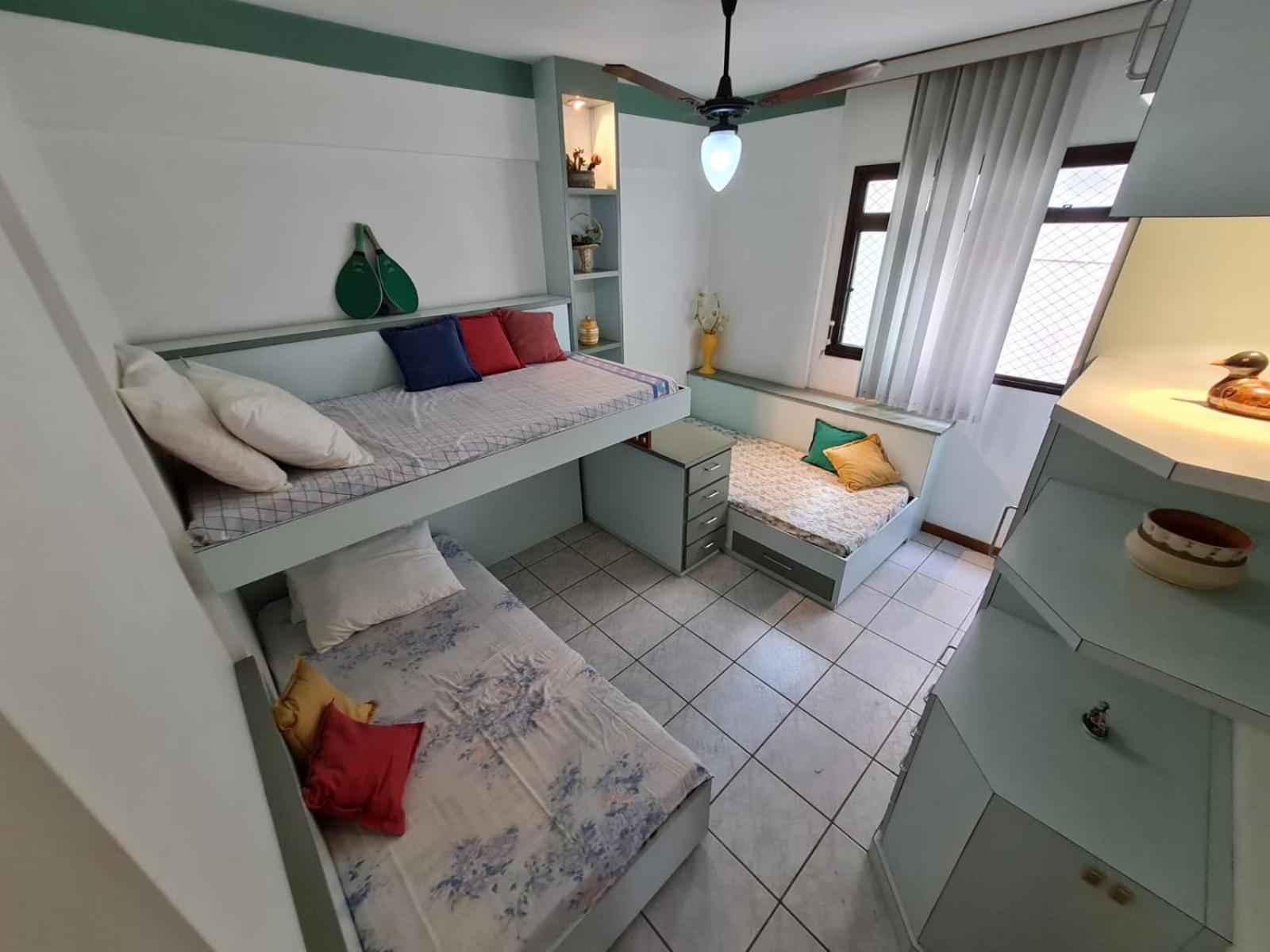 APT Encantador Centro Guarapari, completo, 50 m da praia