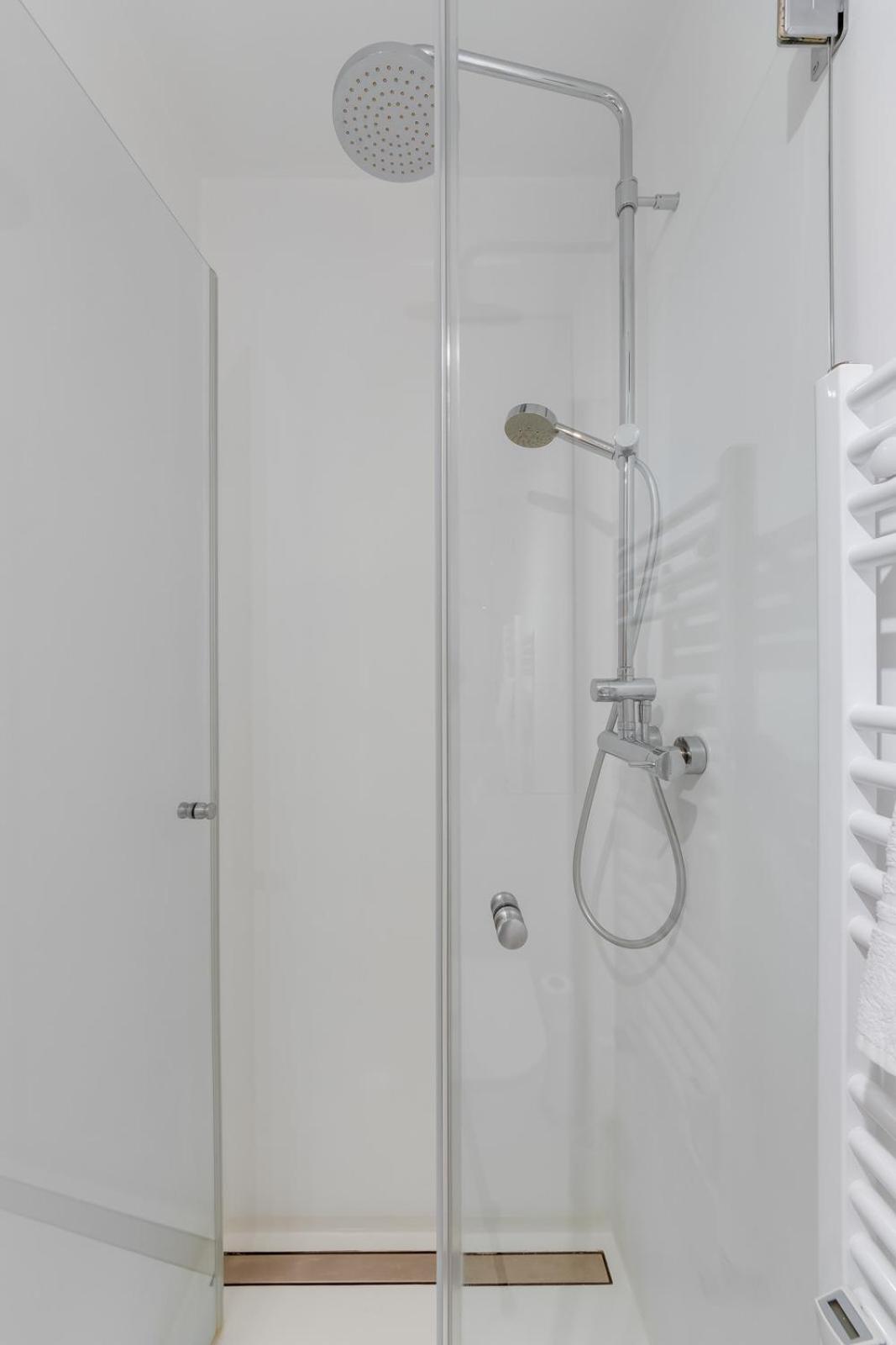 Elegant Studio Apartment with Panoramic View, photo 9