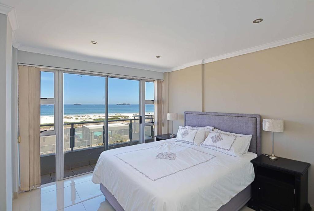 Nautica 2 Bedroom Beachfront Apartment with Sea Views view 2