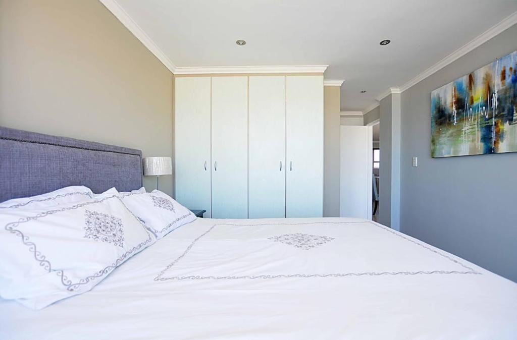 Nautica 2 Bedroom Beachfront Apartment with Sea Views view 4