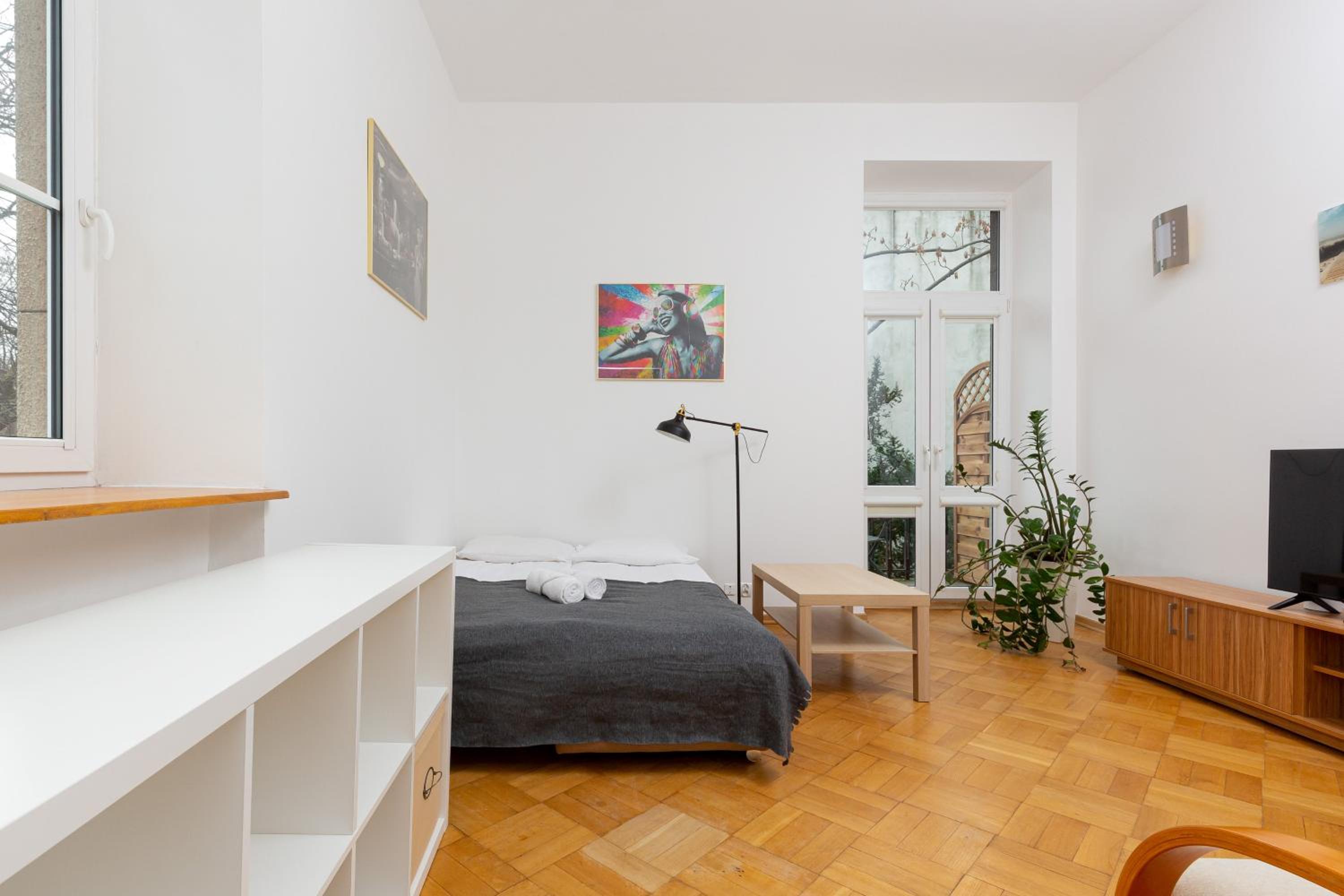 Downtown Studio Apartment by the Park by Renters view 2
