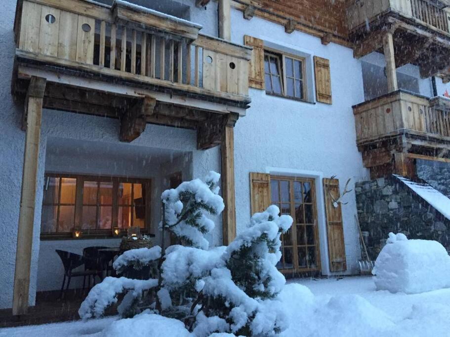 Ski-in & Out Alpine Style Apartment near Kitzbühel view 4