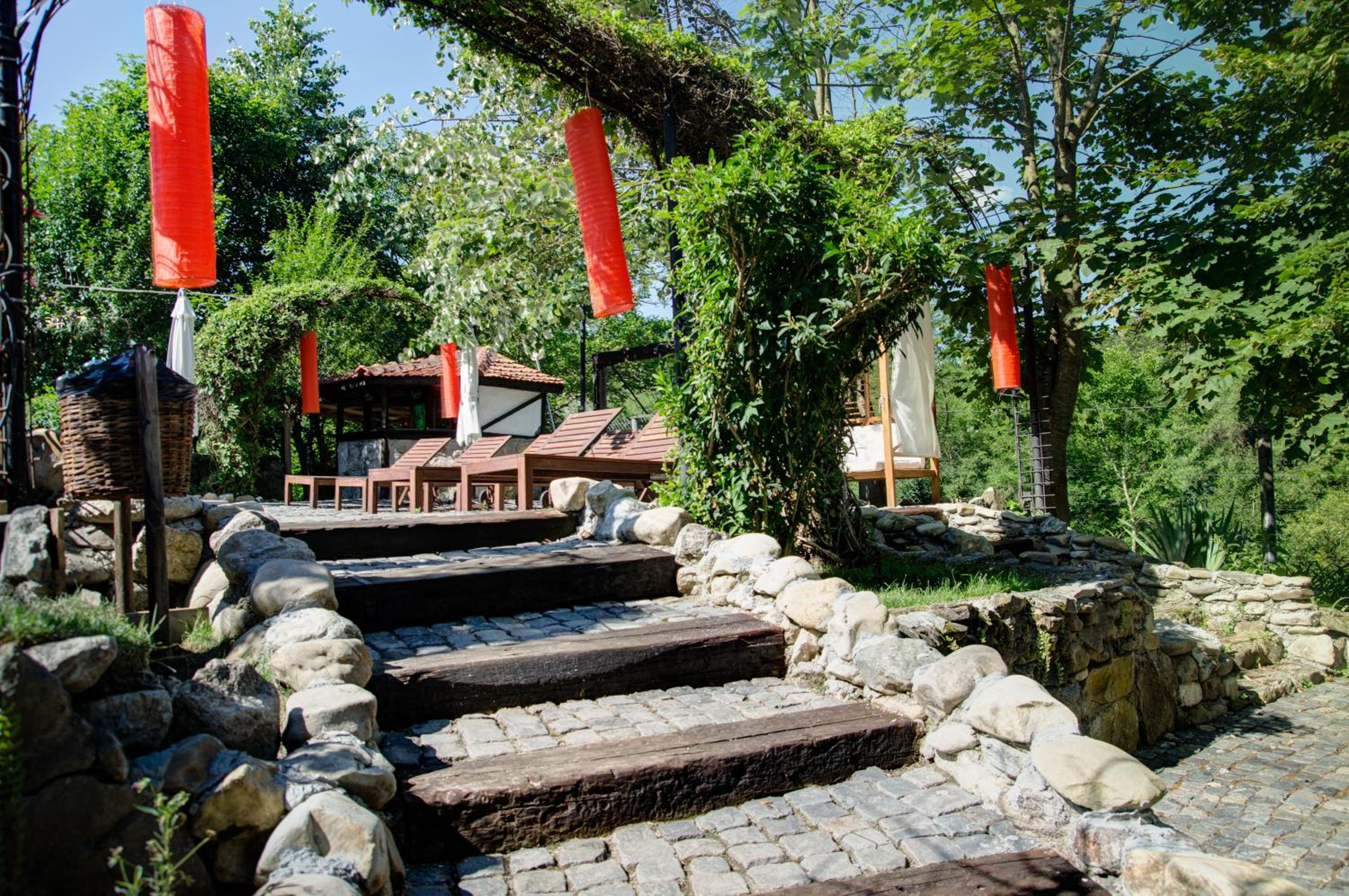 Pensiune-Restaurant Tara Luanei
