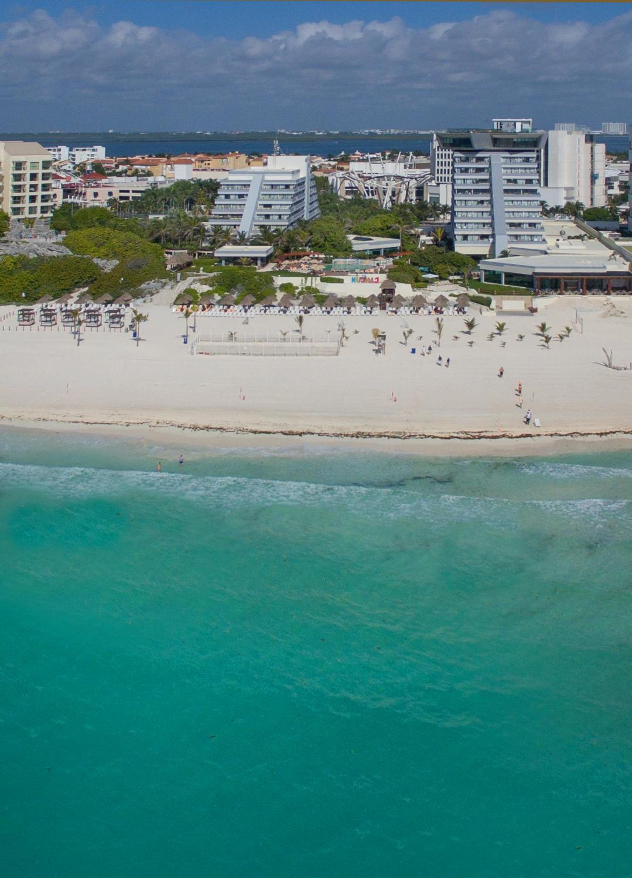 State of the Art Condos en la mejor Playa de Cancun frente a PLAZA LA ISLA