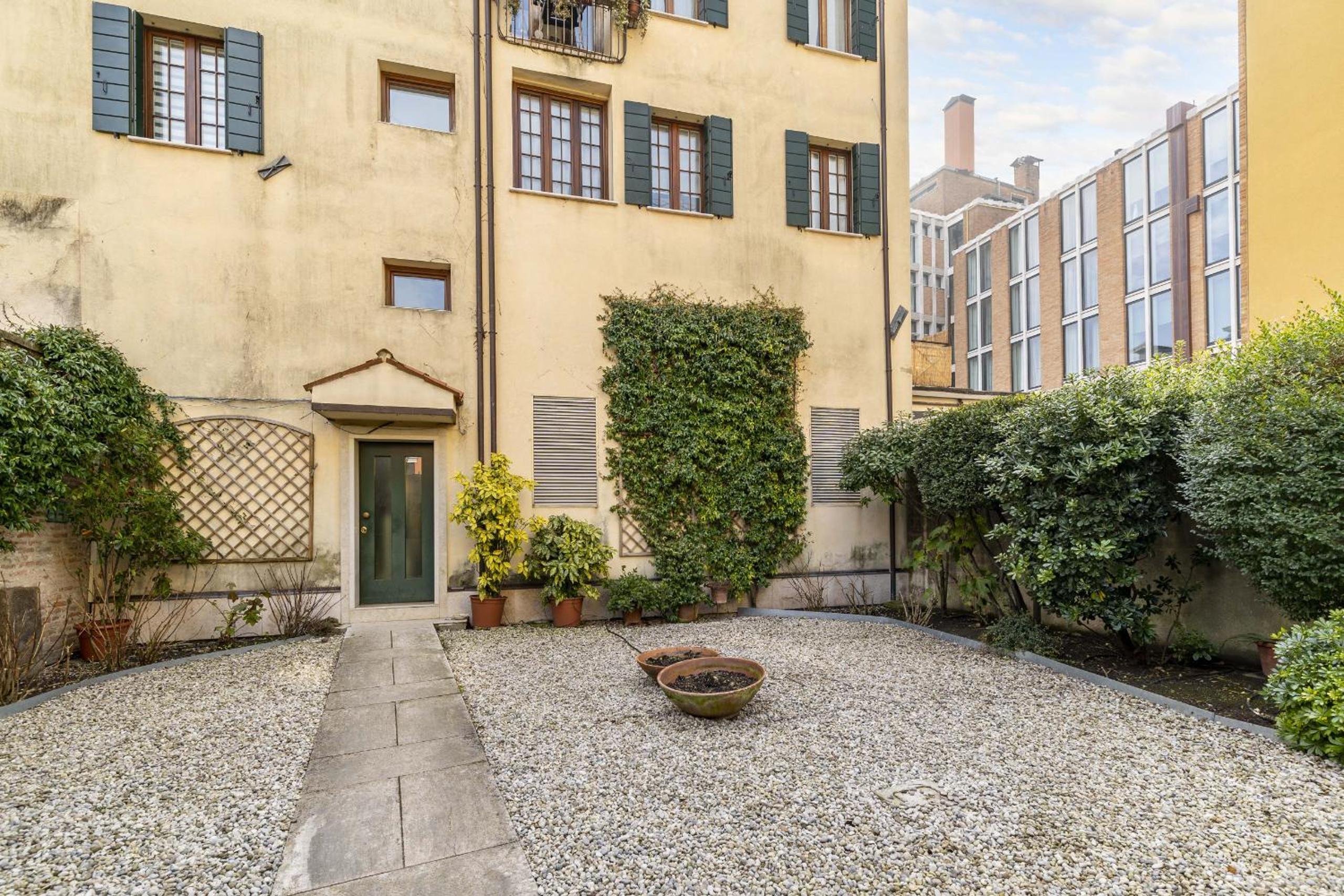 Tolentini Canal View & Terrace by Wonderful Italy