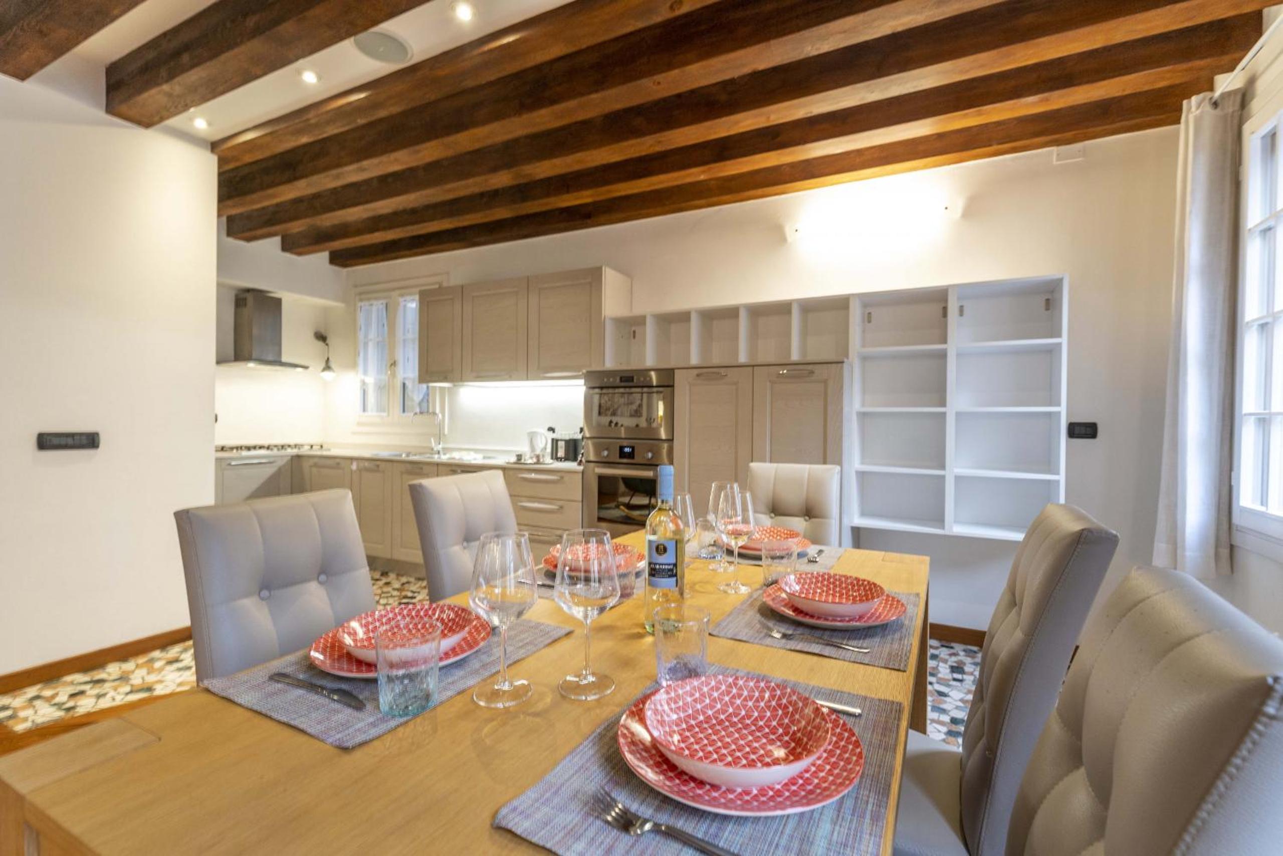 Tolentini Canal View & Terrace by Wonderful Italy