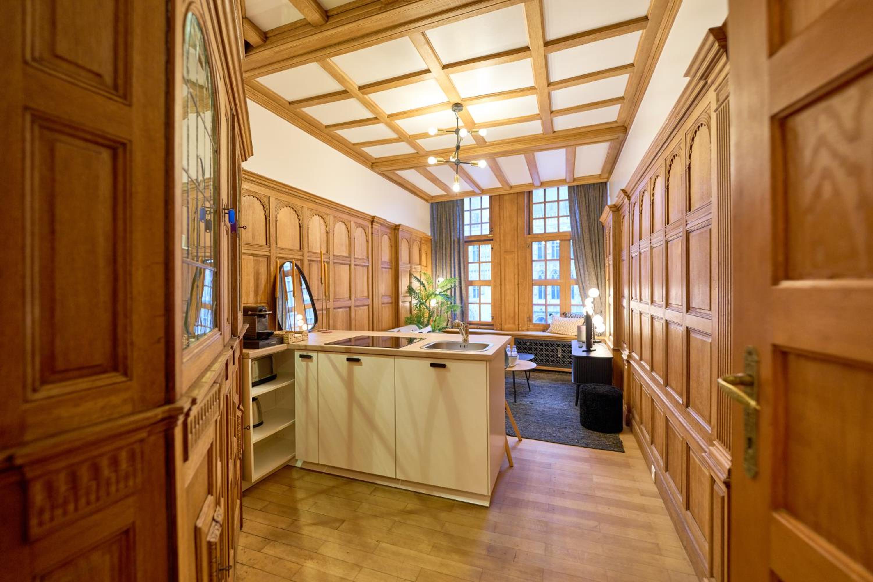 Maison Grand Place 1BR 2 view 3