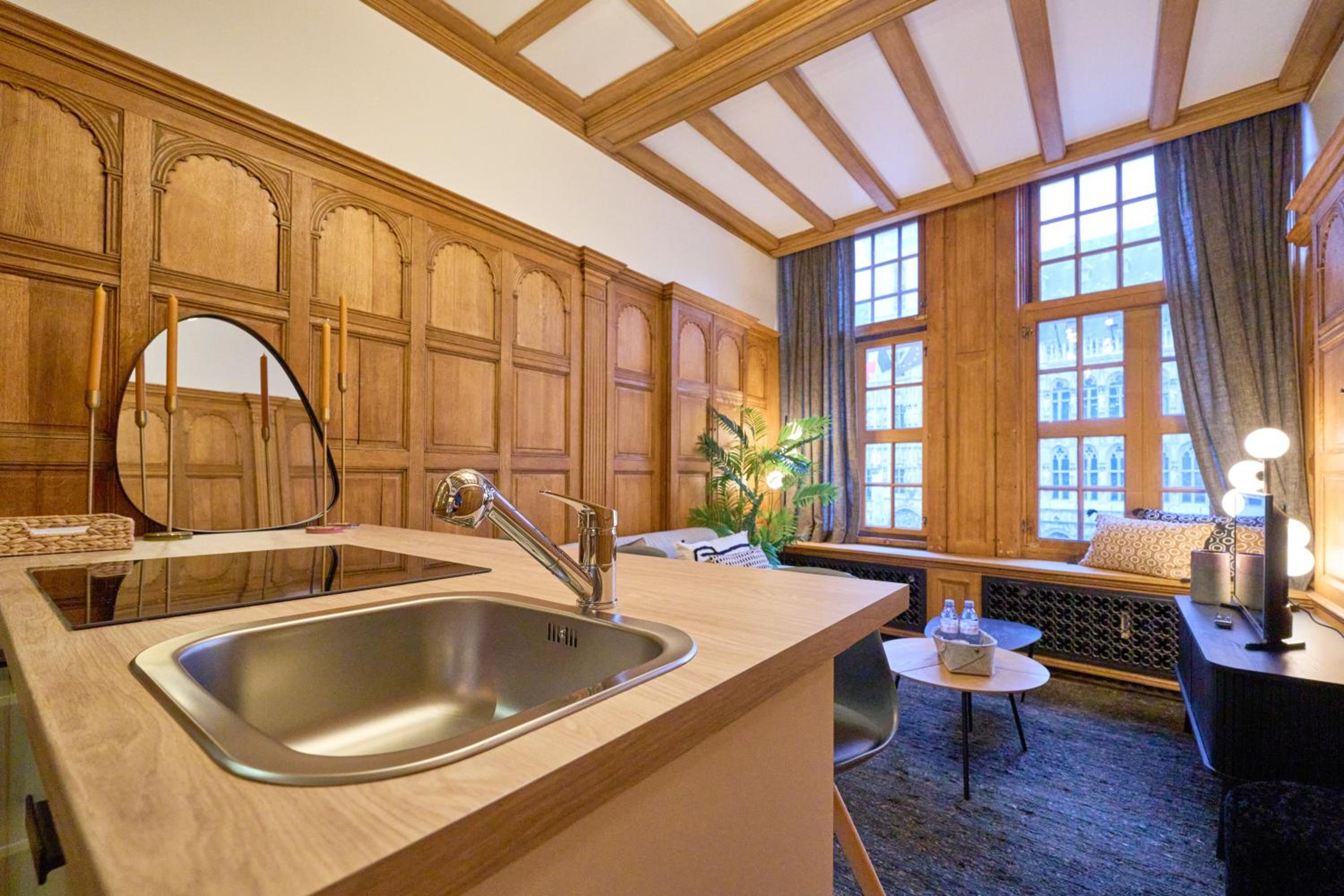 Maison Grand Place 1BR 2 view 5