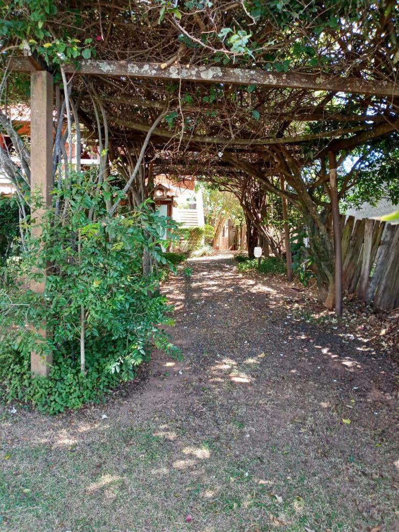 Confortável Casa de Campo em Condomínio Fechado