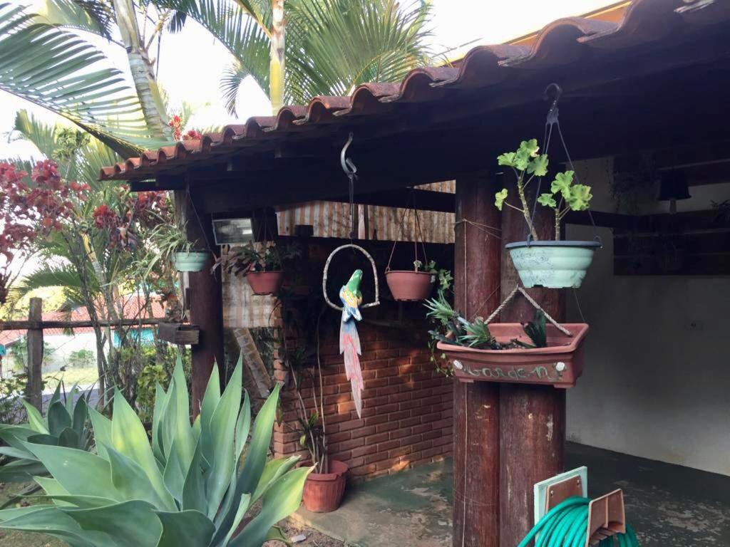 Confortável Casa de Campo em Condomínio Fechado