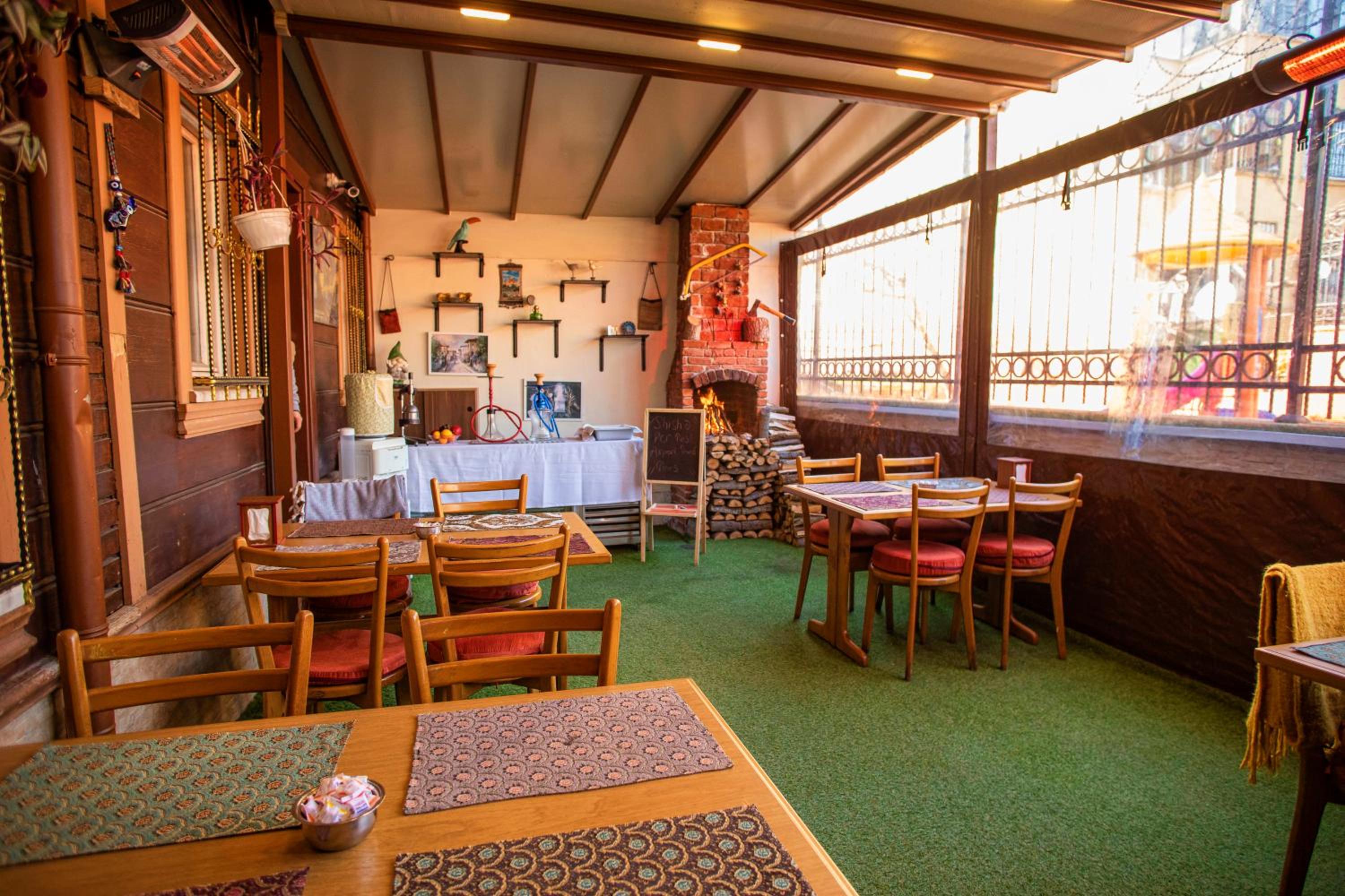 April Hotel - Image 22