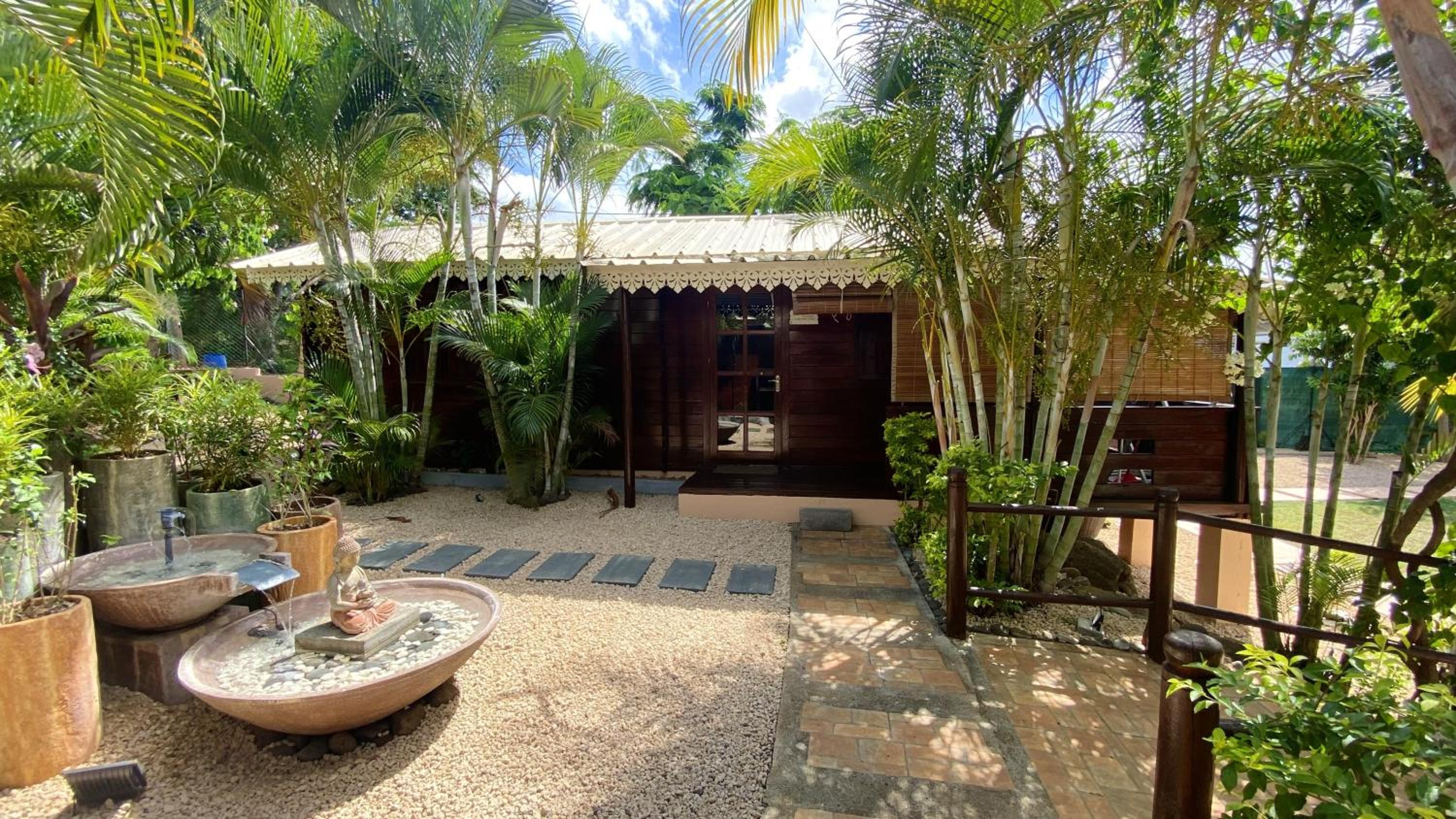 Charming House in Albion with Shared Pool photo 1