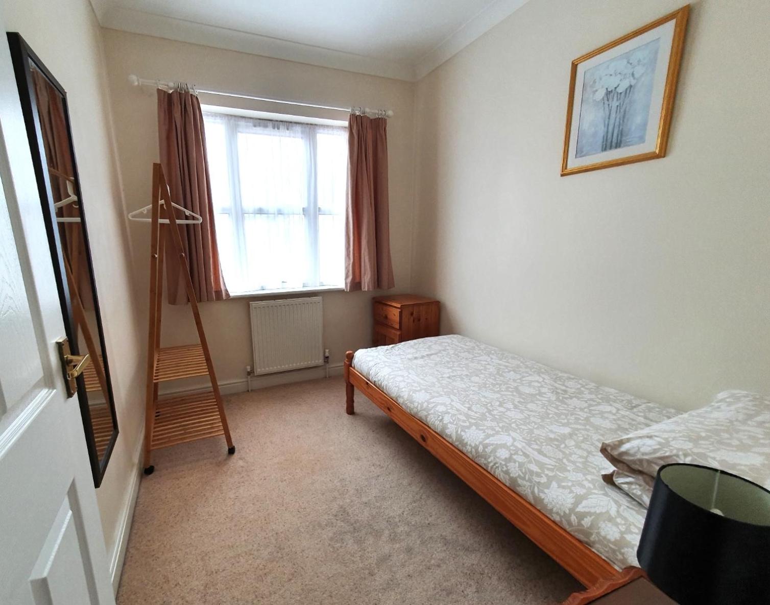 Friars Walk houses with 2 bedrooms, 2 bathrooms, fast Wi-Fi and private parking view 3