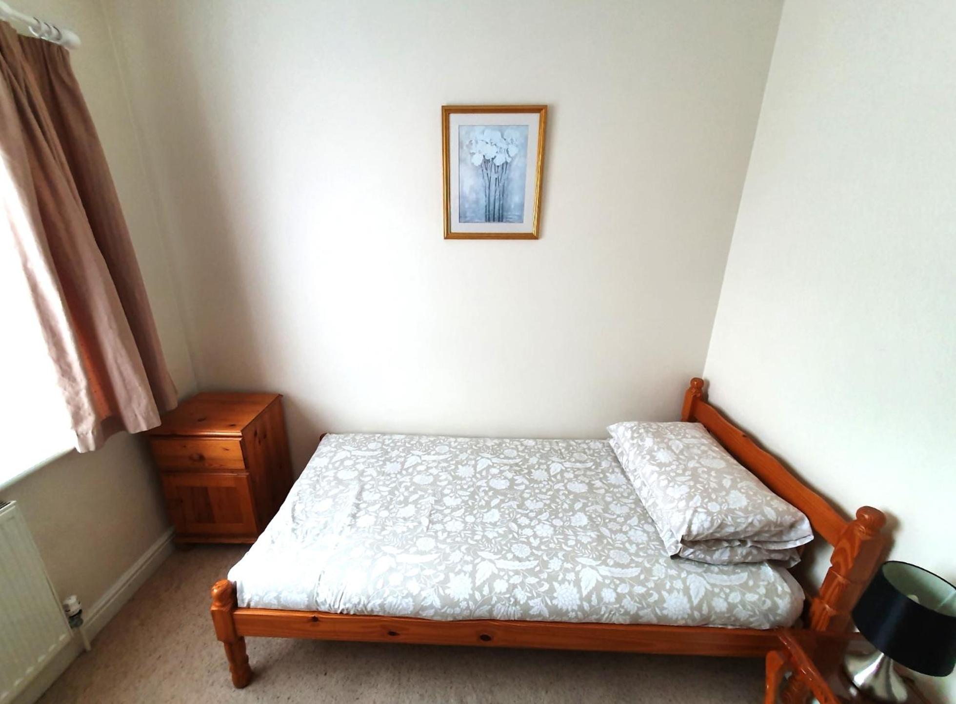 Friars Walk houses with 2 bedrooms, 2 bathrooms, fast Wi-Fi and private parking view 4