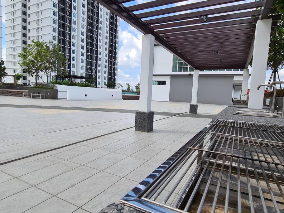 Eid SKS Habitat -Free Wifi Netflix, Larkin, Johor Bahru