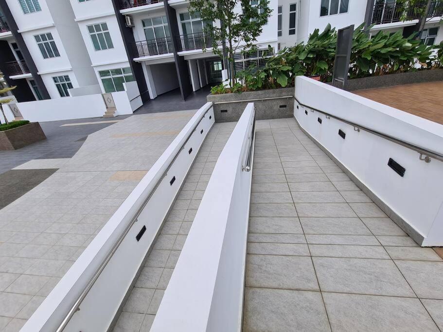 Eid SKS Habitat -Free Wifi Netflix, Larkin, Johor Bahru