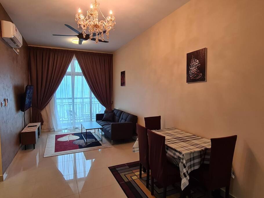 Eid SKS Habitat -Free Wifi Netflix, Larkin, Johor Bahru
