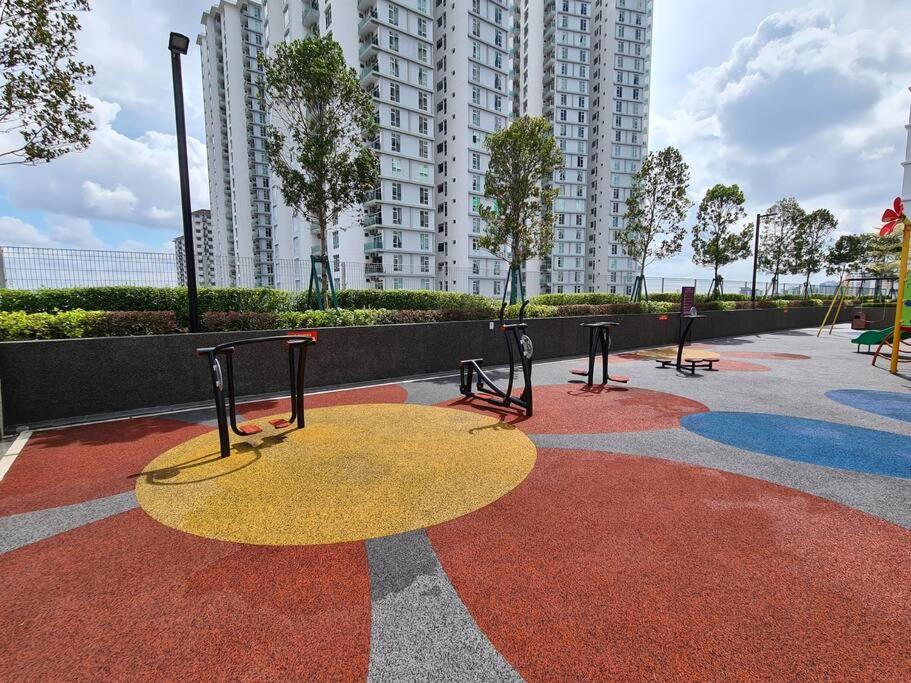Eid SKS Habitat -Free Wifi Netflix, Larkin, Johor Bahru