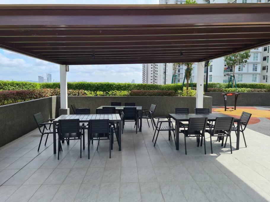 Eid SKS Habitat -Free Wifi Netflix, Larkin, Johor Bahru