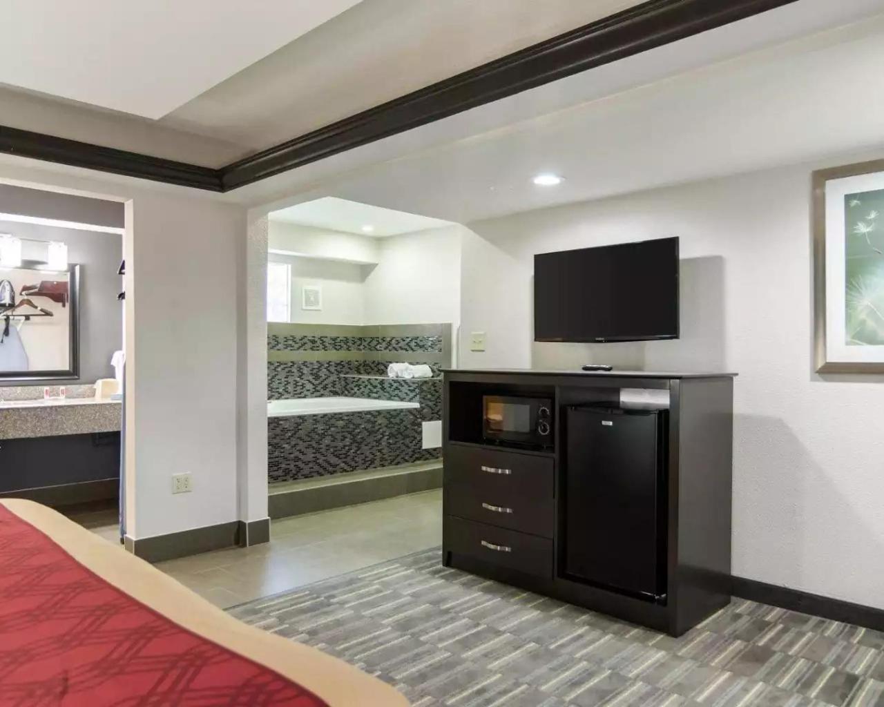 HomeStay Inn & Suites