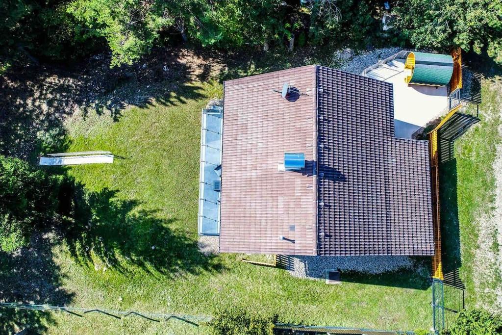 Behagliches Cottage mit Kamin mitten im Wald
