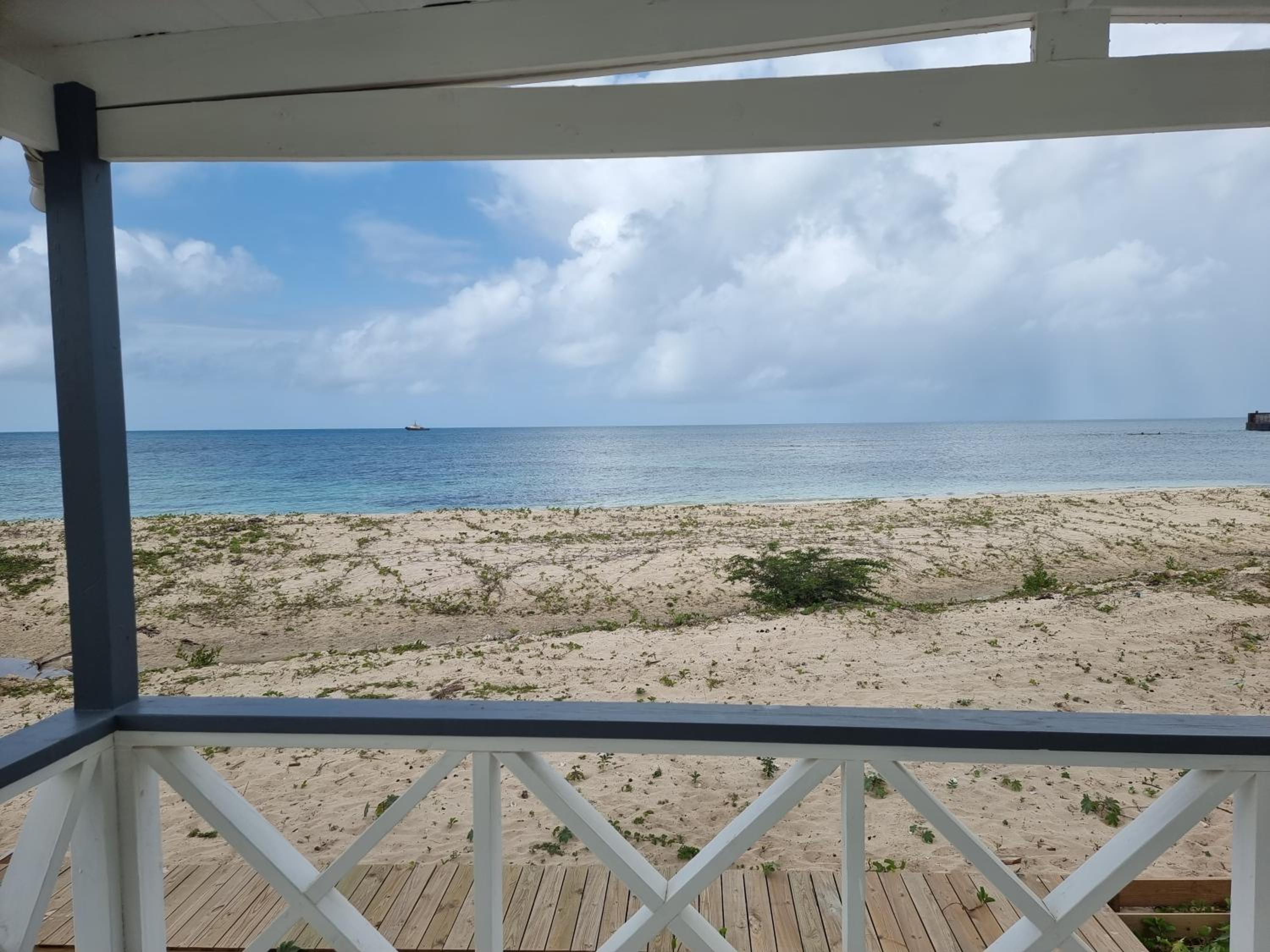 Comfortable 1-Bed Cottage in Codrington Barbuda