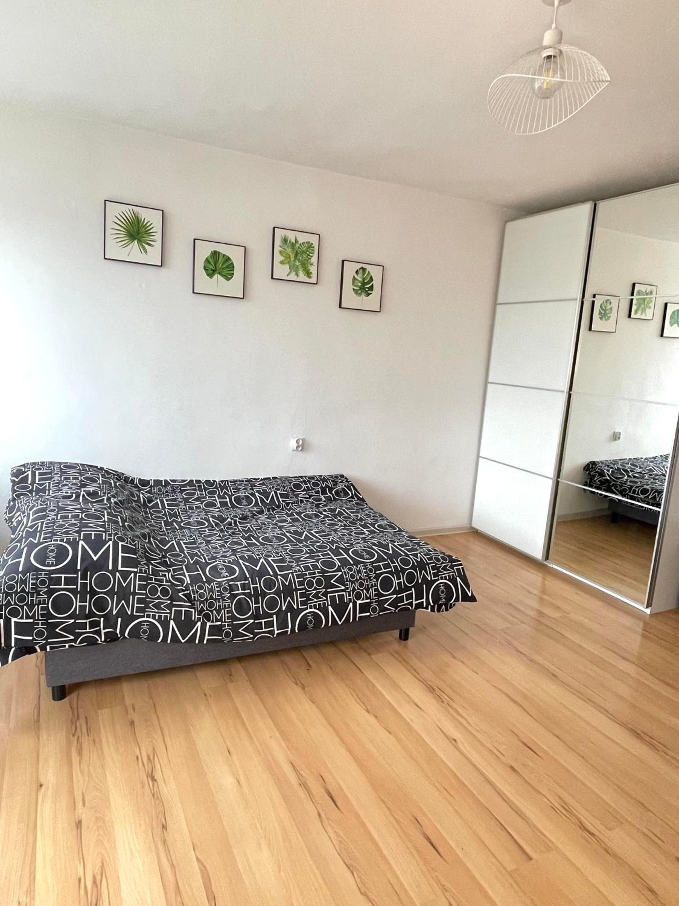 15 min Stare Miasto D&A Apartments Darwina view 3